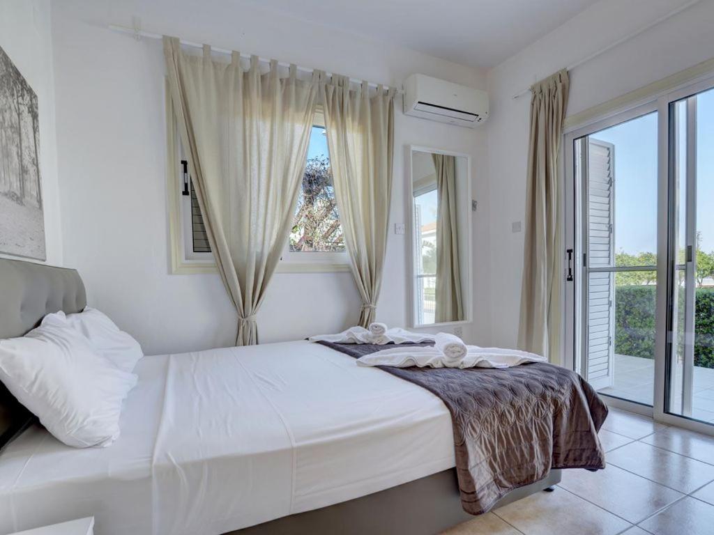 Villa Oforo Selene - Stunning 4 Bedroom Villa - By Fig Tree Bay Beach - Sea View