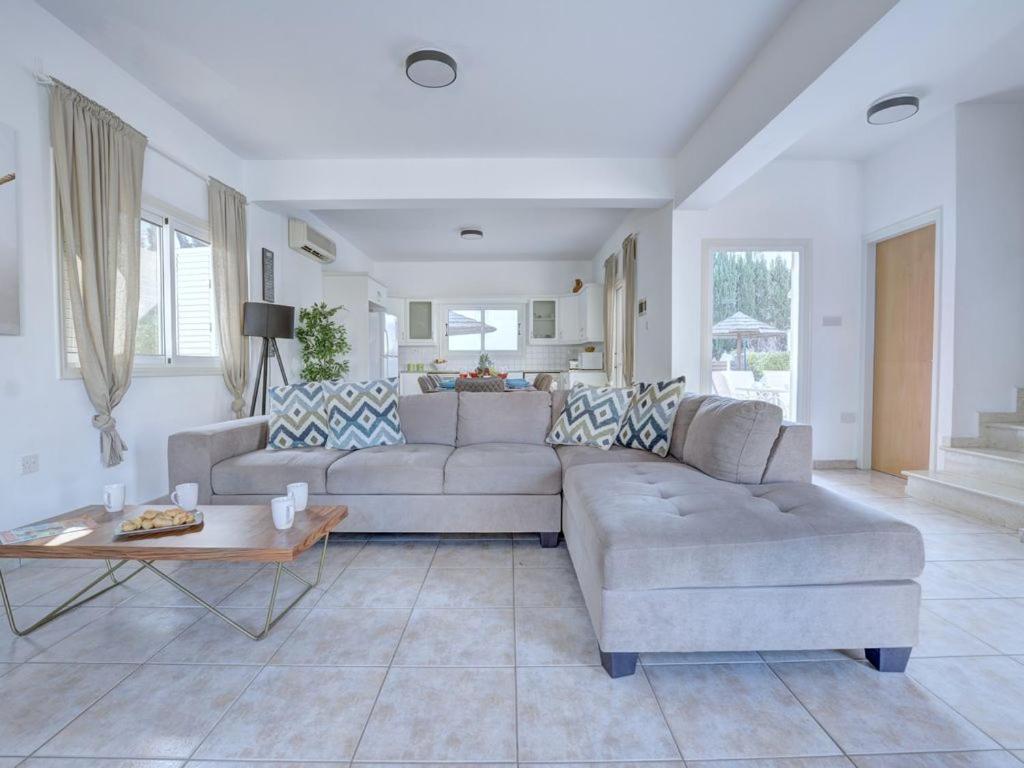 Villa Oforo Selene - Stunning 4 Bedroom Villa - By Fig Tree Bay Beach - Sea View