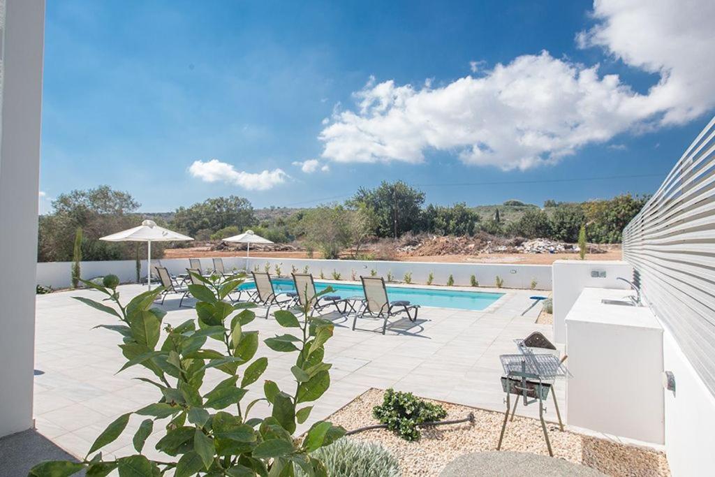 Villa Ochosto Loux - Fabulous 5 Bedroom Protaras Villa With Private Pool