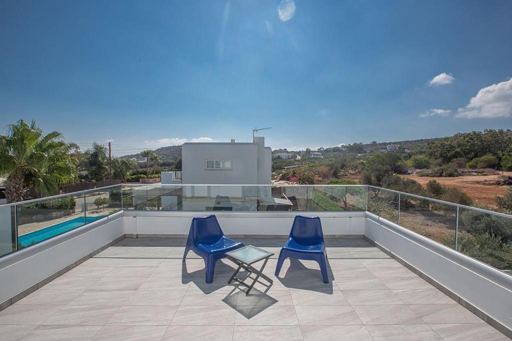 Villa Ochosto Loux - Fabulous 5 Bedroom Protaras Villa With Private Pool