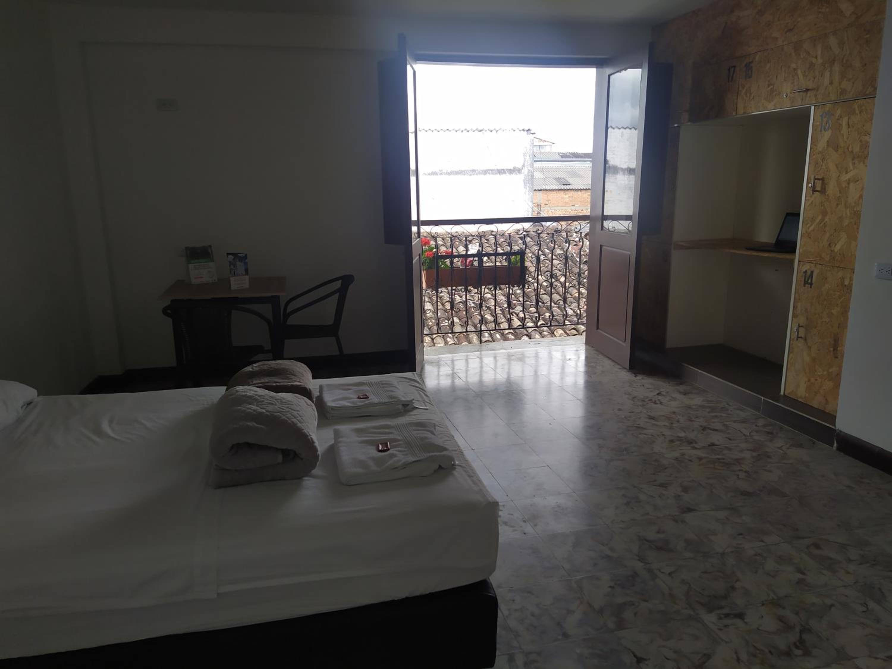 Les Balcons Hostel