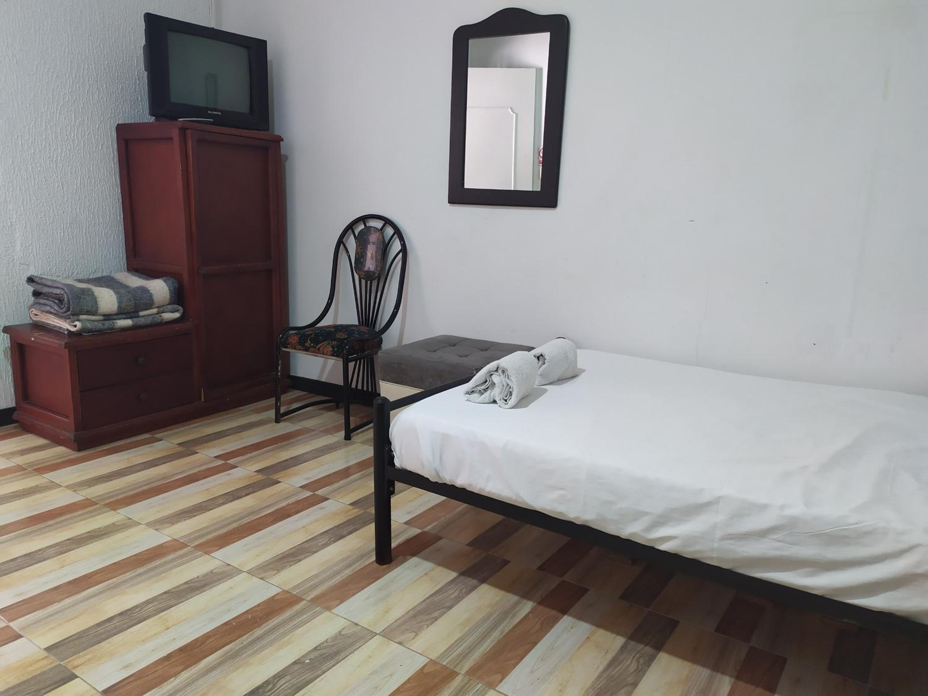 HOTEL LOS ÁNGELES