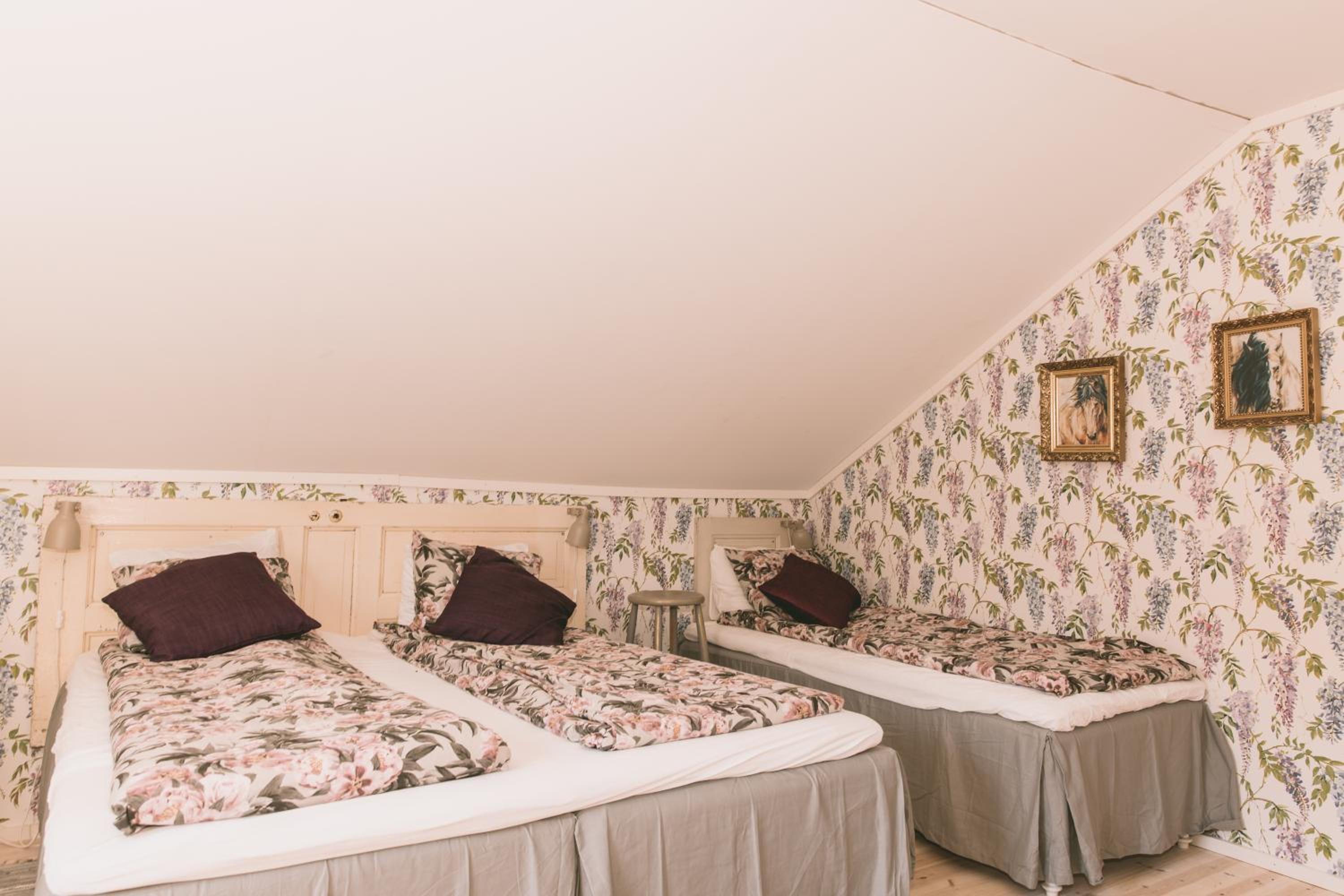 Toric Farmlodge