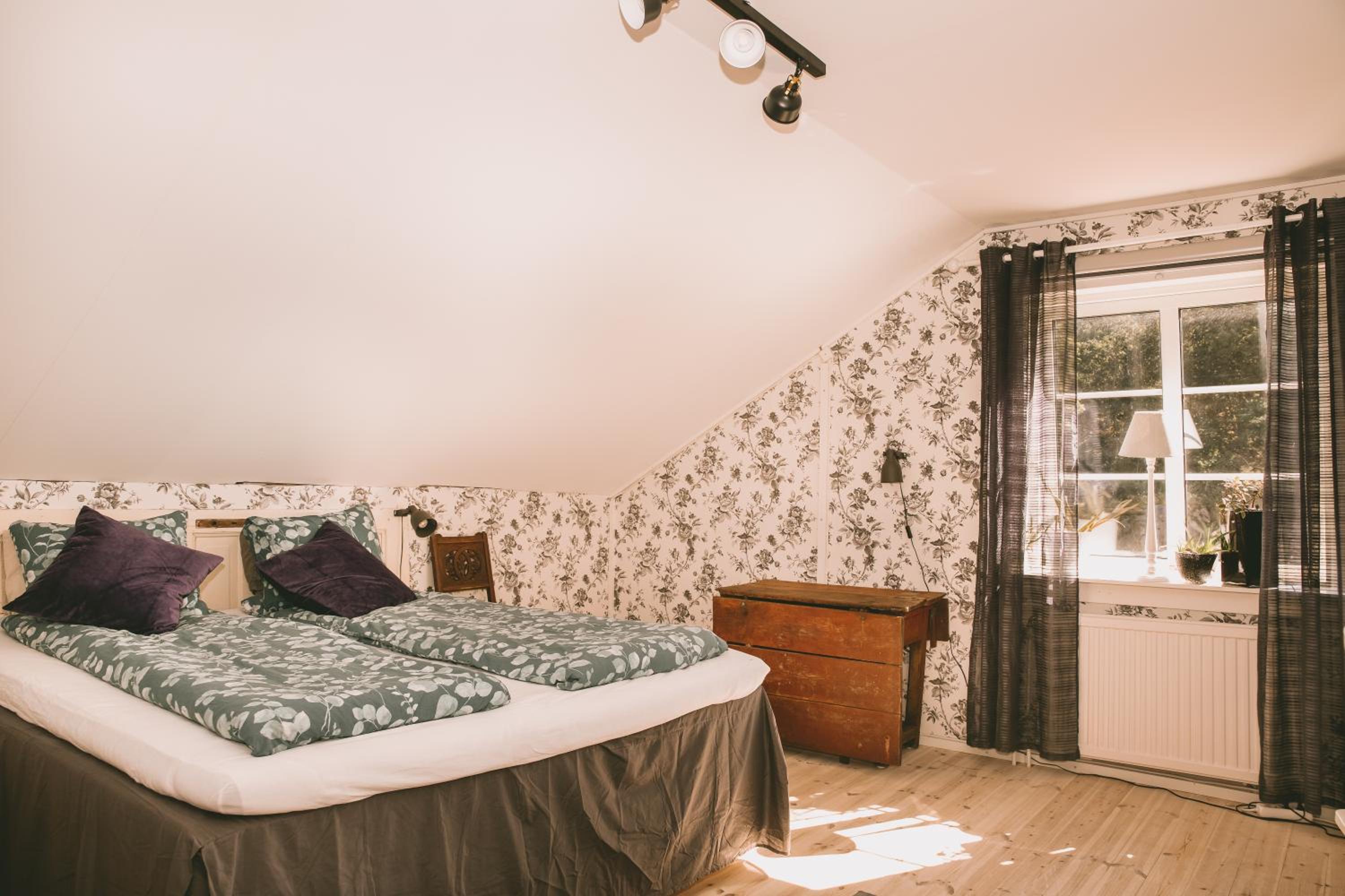 Toric Farmlodge