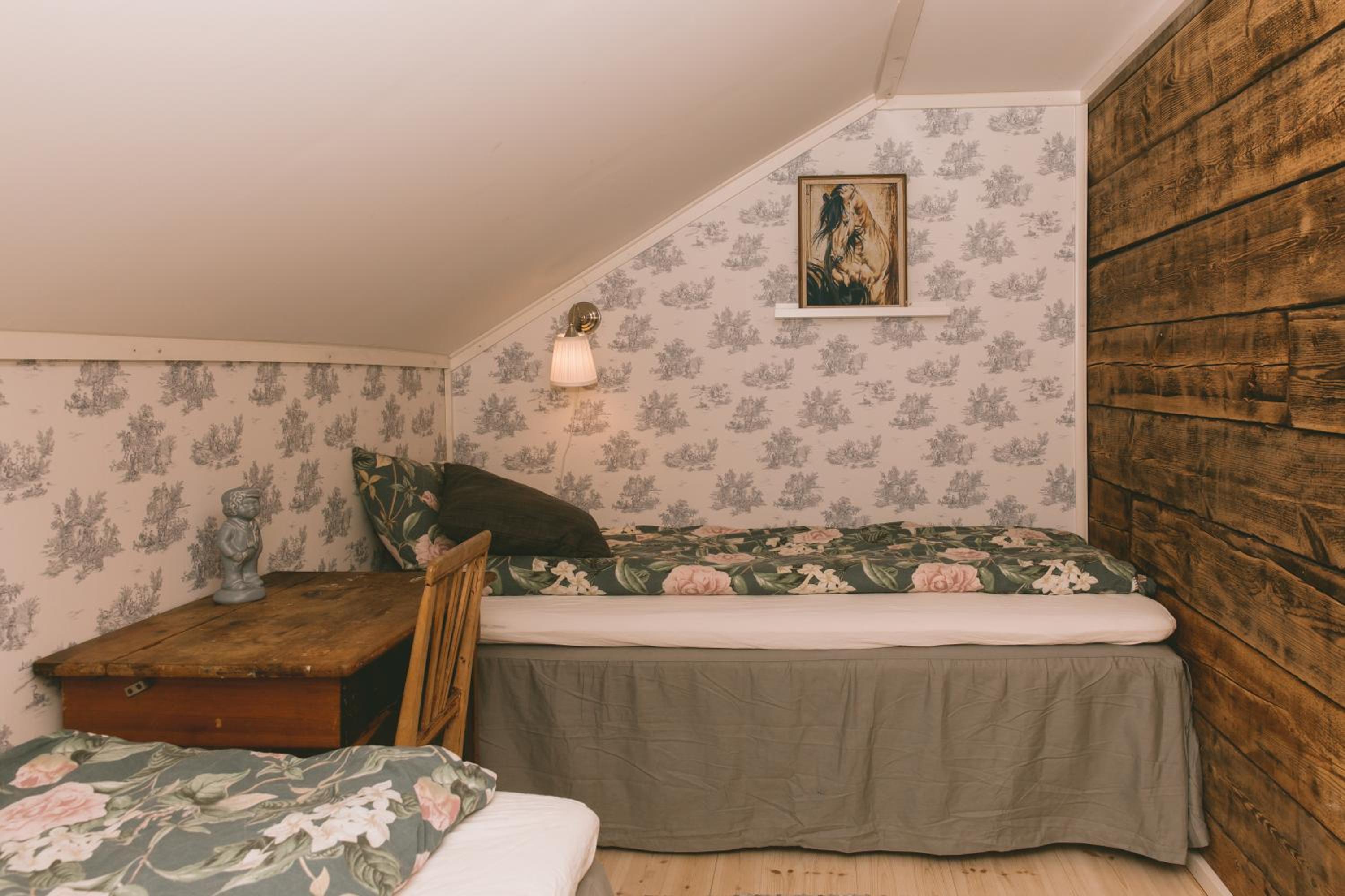 Toric Farmlodge
