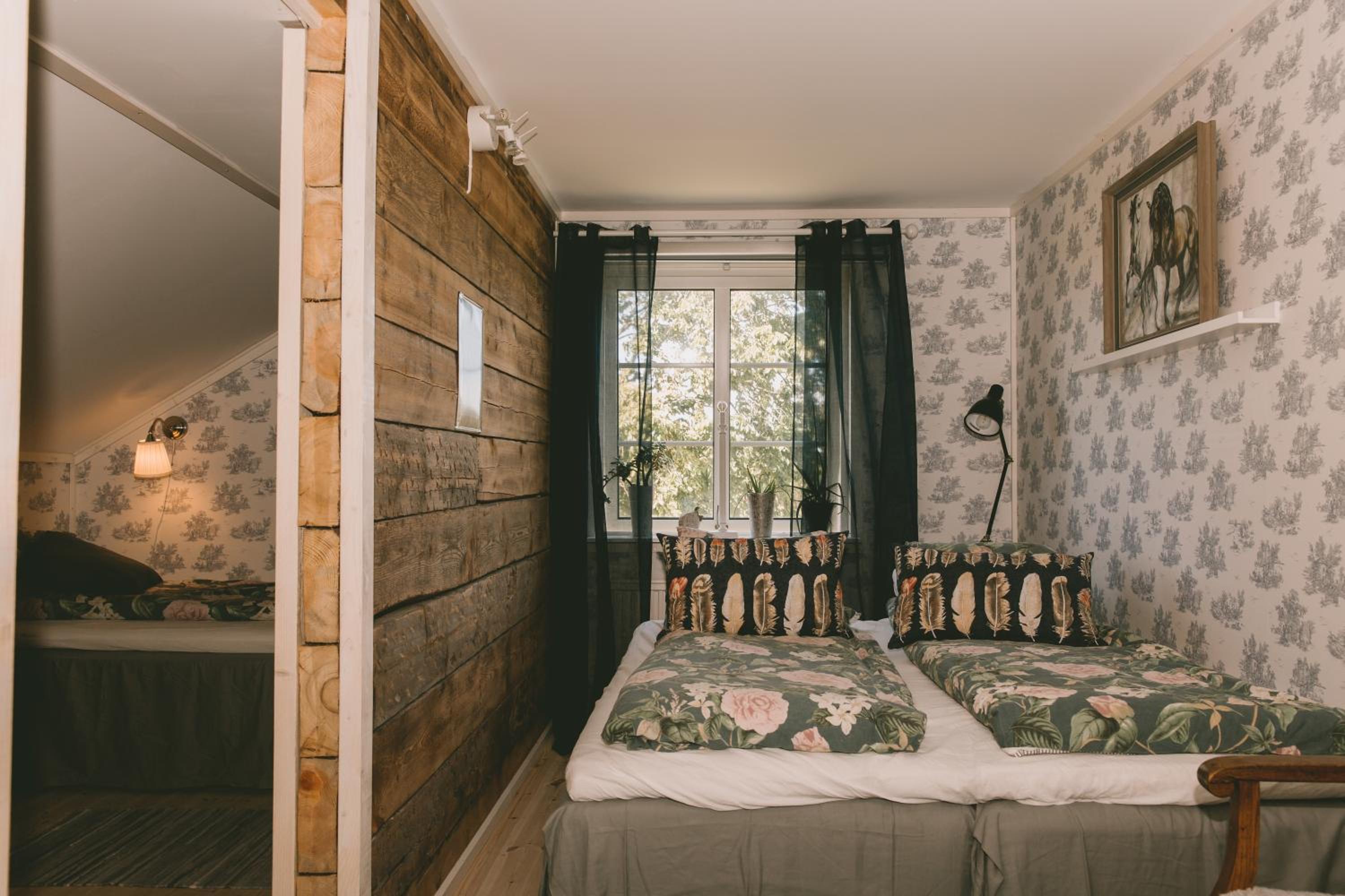 Toric Farmlodge