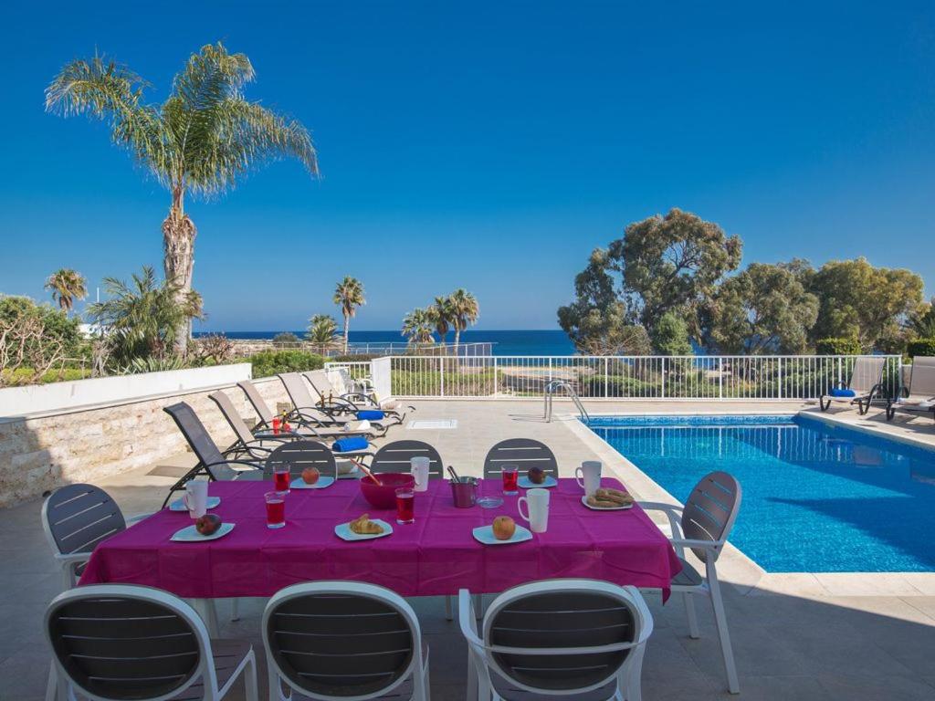 Villa Mesogi Seafront, Stunning 4Bdr Fontline Protaras view 2