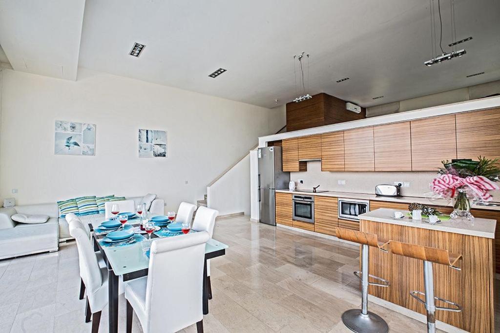 Villa Fig Tree Bay Frontline,Luxury 4Bdr Sea-Front Protaras Villa With Pool