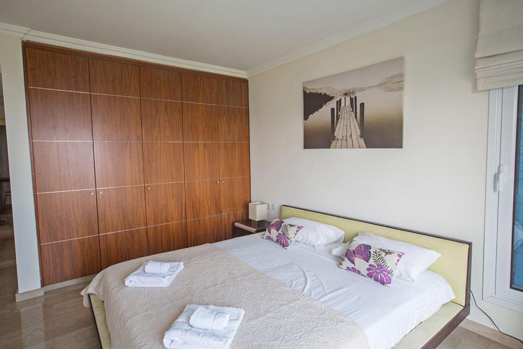 Villa Fig Tree Bay Frontline,Luxury 4Bdr Sea-Front Protaras Villa With Pool