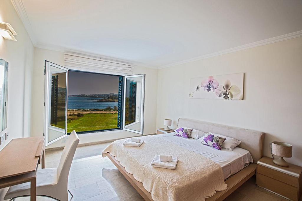 Villa Fig Tree Bay Frontline,Luxury 4Bdr Sea-Front Protaras Villa With Pool