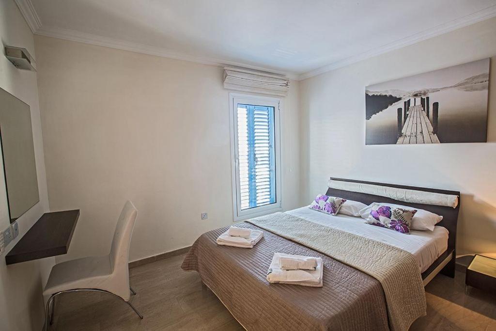 Villa Fig Tree Bay Frontline,Luxury 4Bdr Sea-Front Protaras Villa With Pool