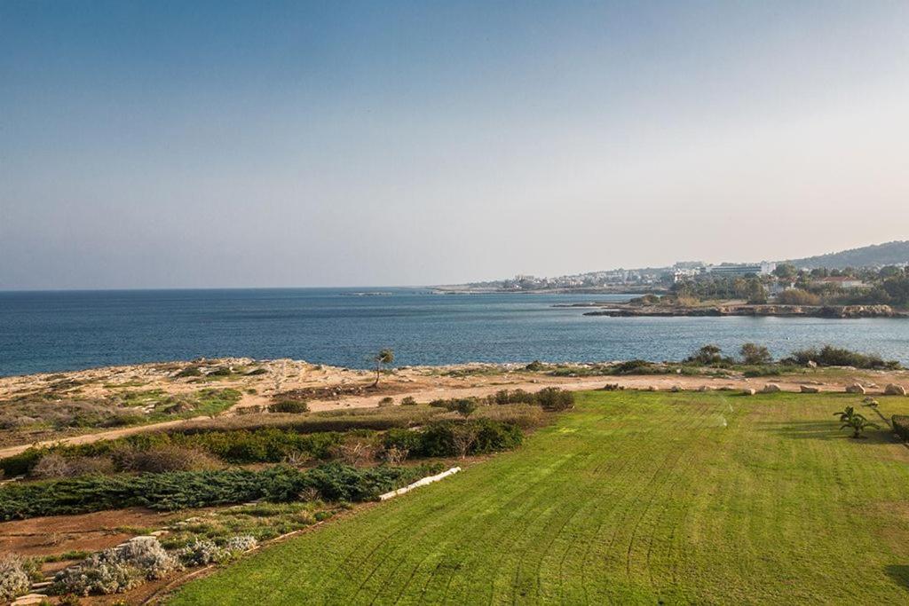 Villa Fig Tree Bay Frontline,Luxury 4Bdr Sea-Front Protaras Villa With Pool