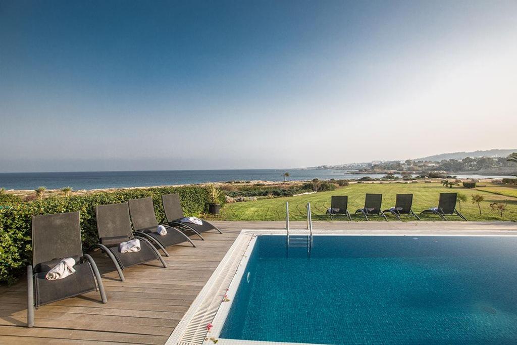 Villa Fig Tree Bay Frontline,Luxury 4Bdr Sea-Front Protaras Villa With Pool