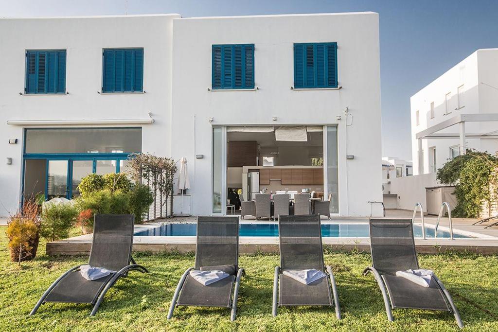 Villa Fig Tree Bay Frontline,Luxury 4Bdr Sea-Front Protaras Villa With Pool