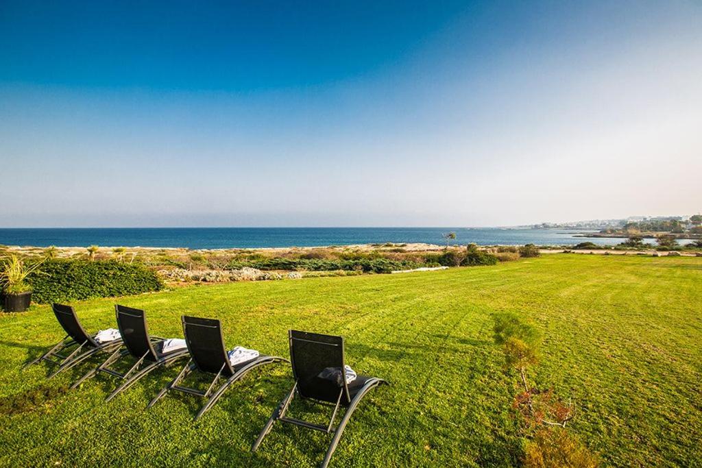 Villa Fig Tree Bay Frontline,Luxury 4Bdr Sea-Front Protaras Villa With Pool