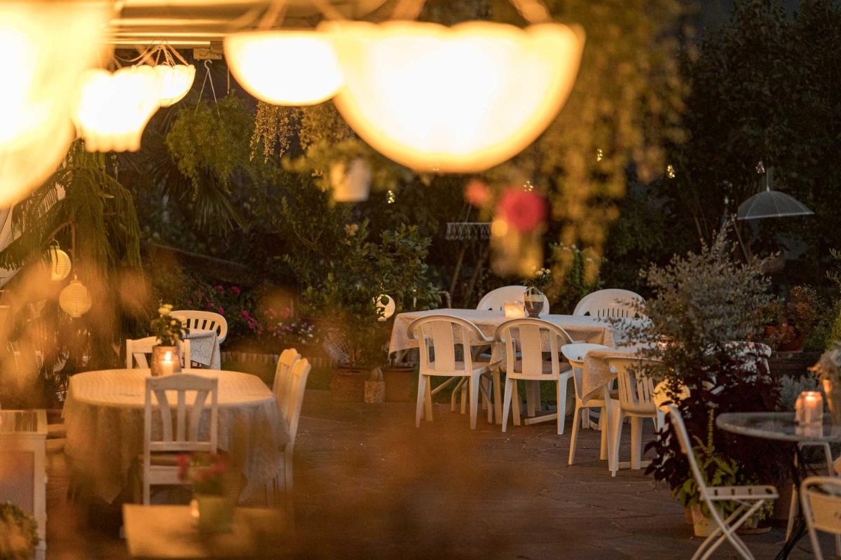 restaurant