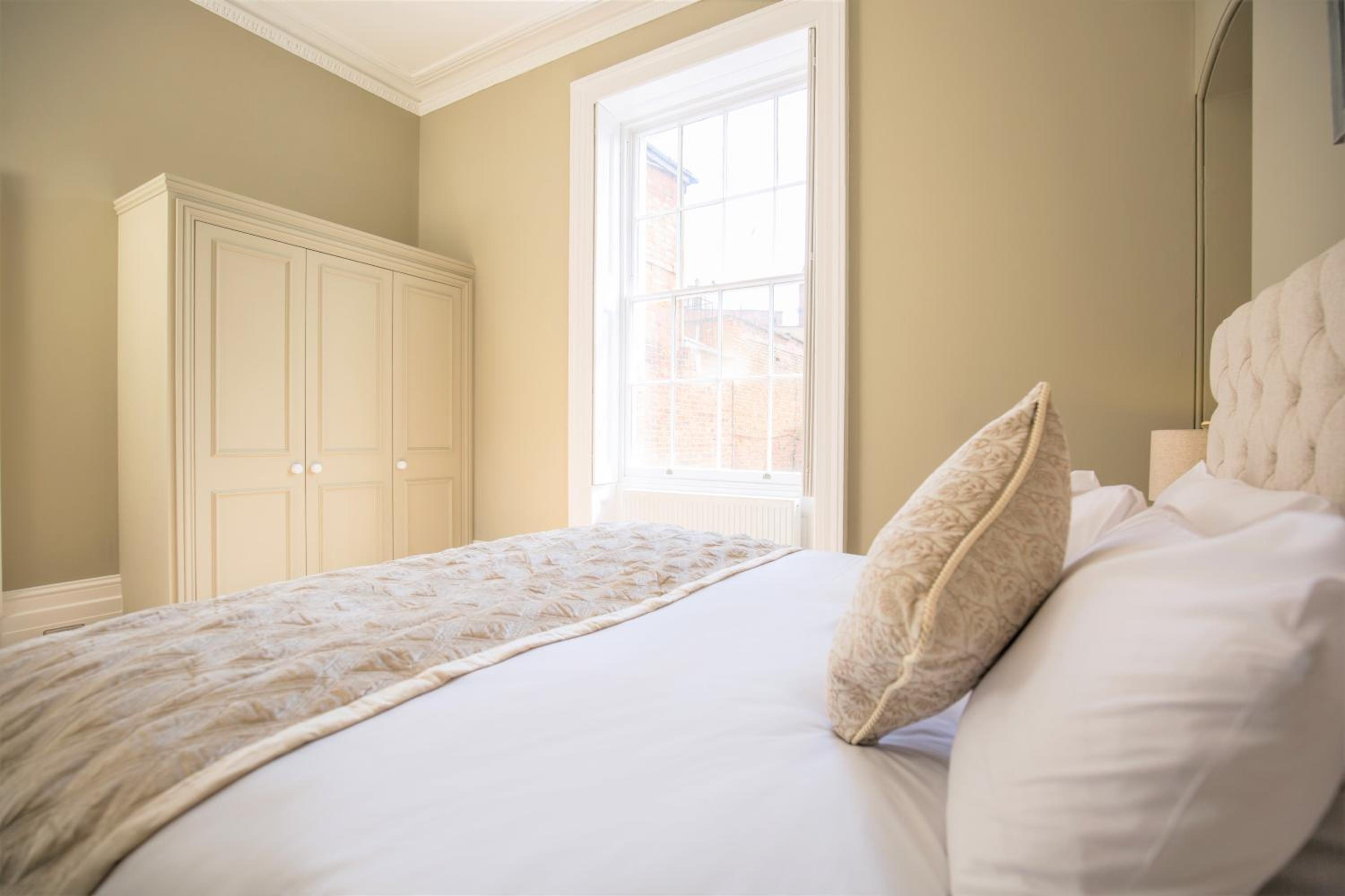 Elizabeth House 1 - By Luxury Apartments view 4