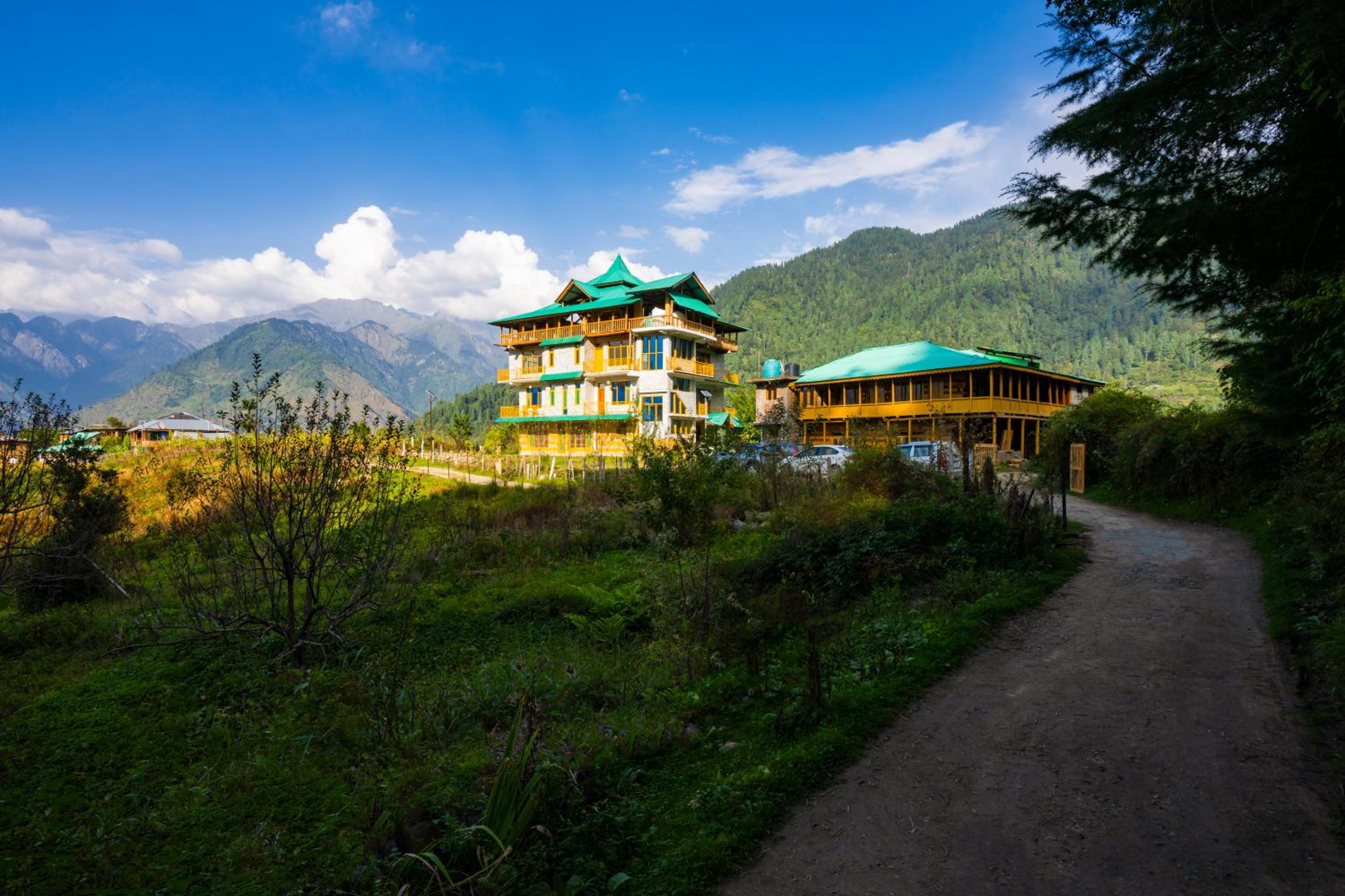 Zostel Shangarh, Kullu view 3