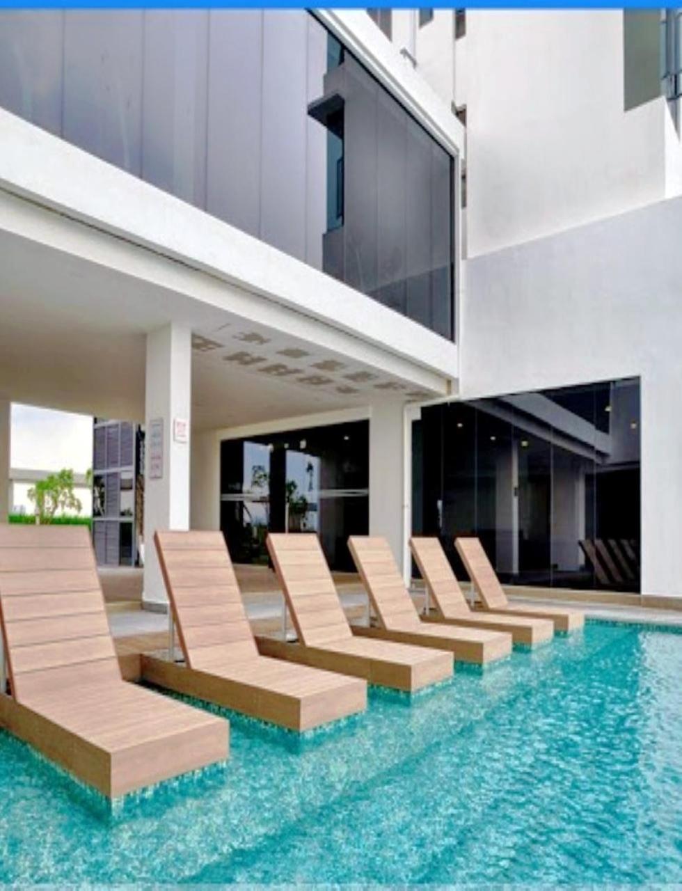 Suites at 1Tebrau