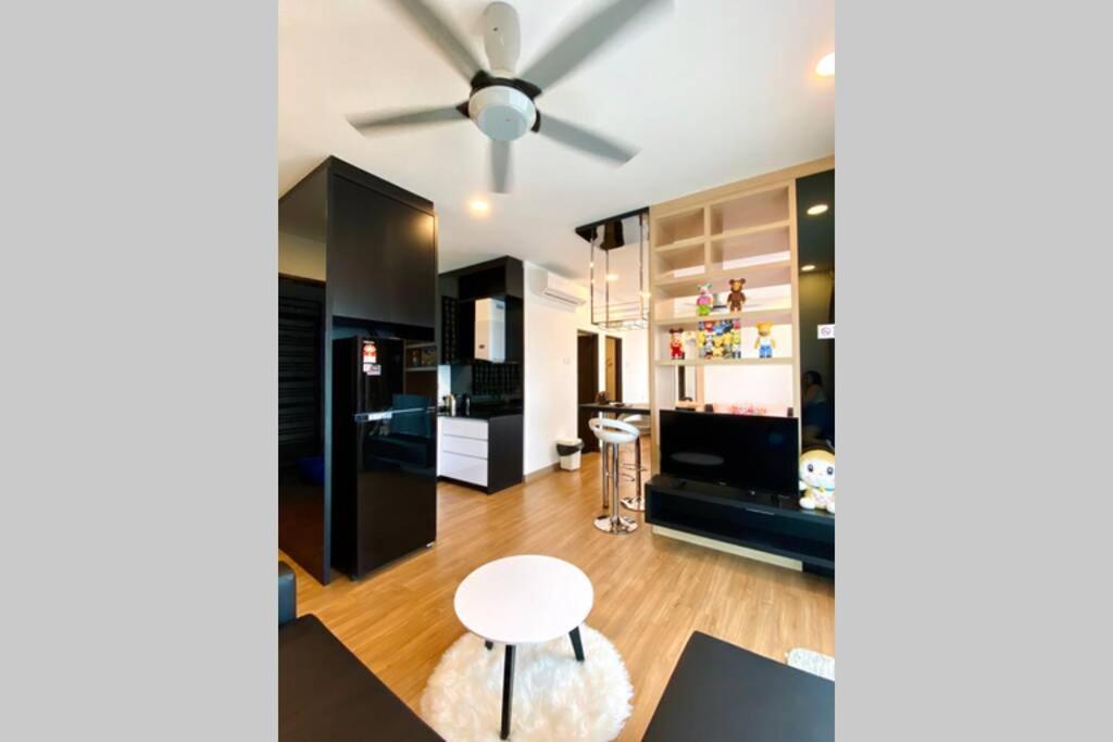 Landmark Residence 1, Pool View, Free WiFi, TV-box, Free Parking, Near Kajang, Mahkota Cheras, C180, MRT photo 6
