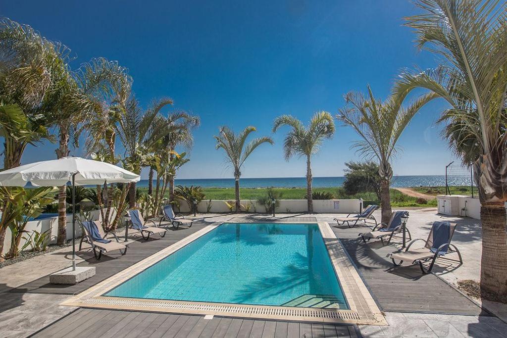 Villa Adaman - Stunning 3 Bedroom Seafront Villa With Pool - Close To The Beach view 2