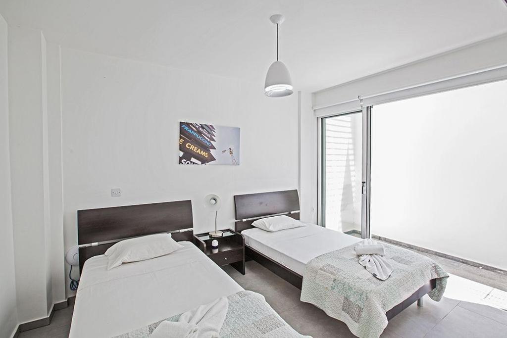 Villa Ochosto Chrysos - Stunning 5 Bedroom Protaras Villa - Close To Fig Tree