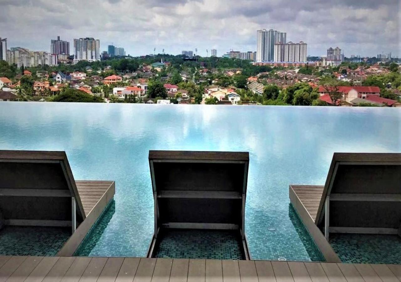 Suites at 1Tebrau
