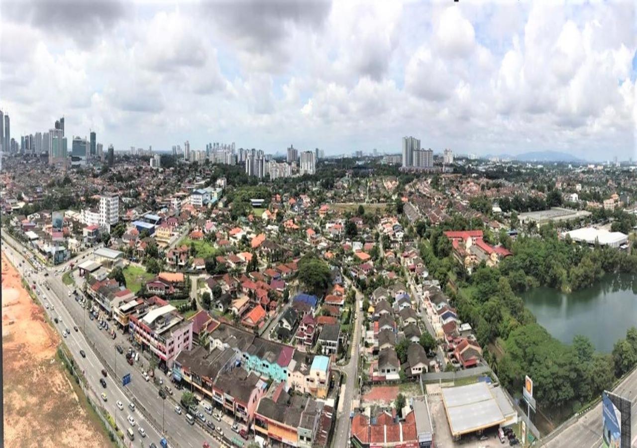 Suites at 1Tebrau