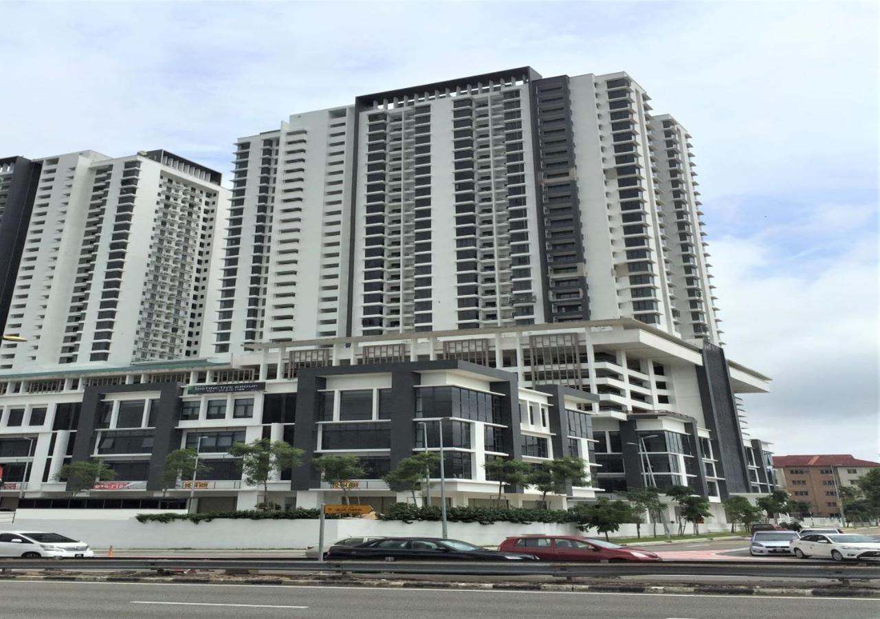 Suites at 1Tebrau