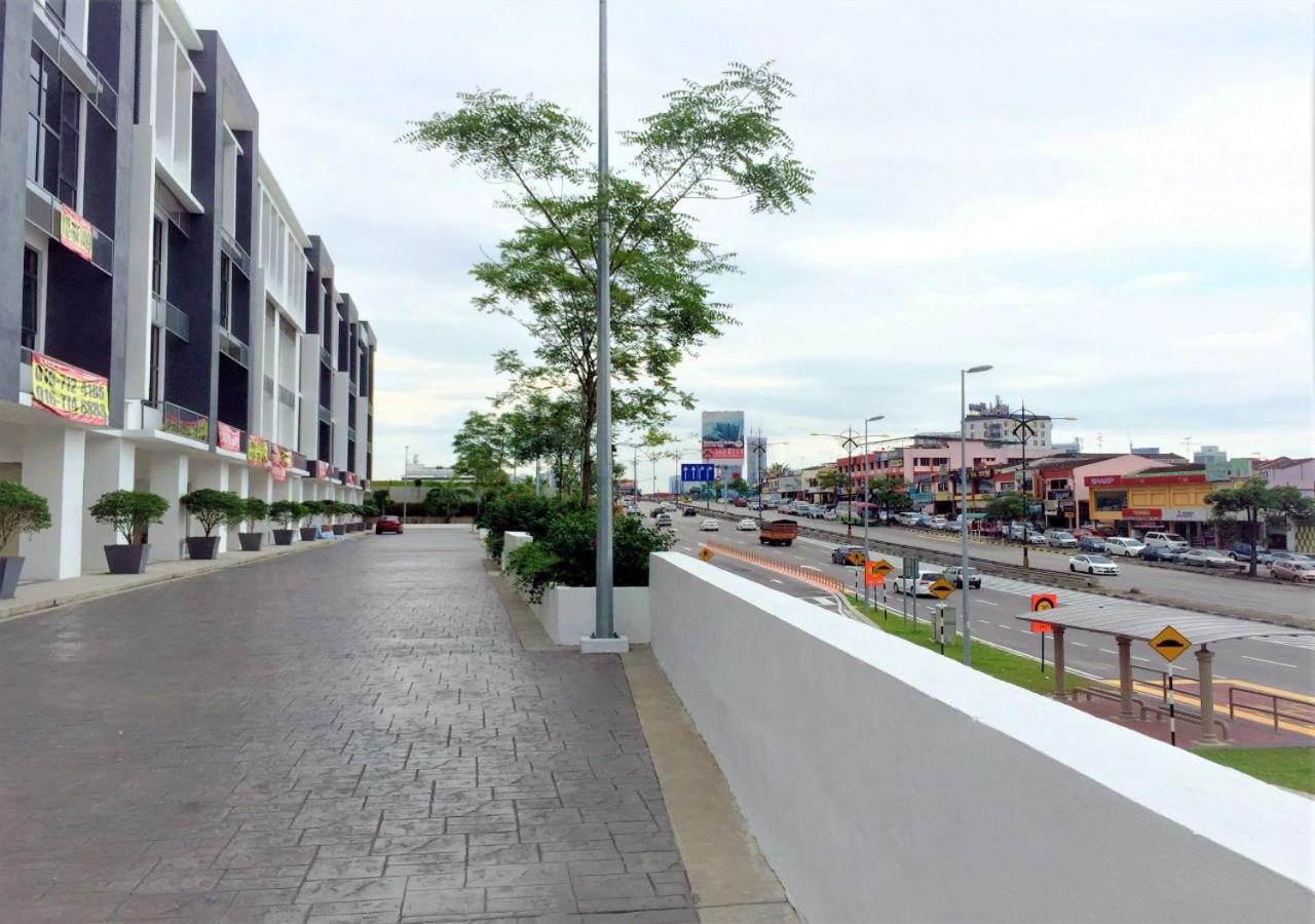 Suites at 1Tebrau