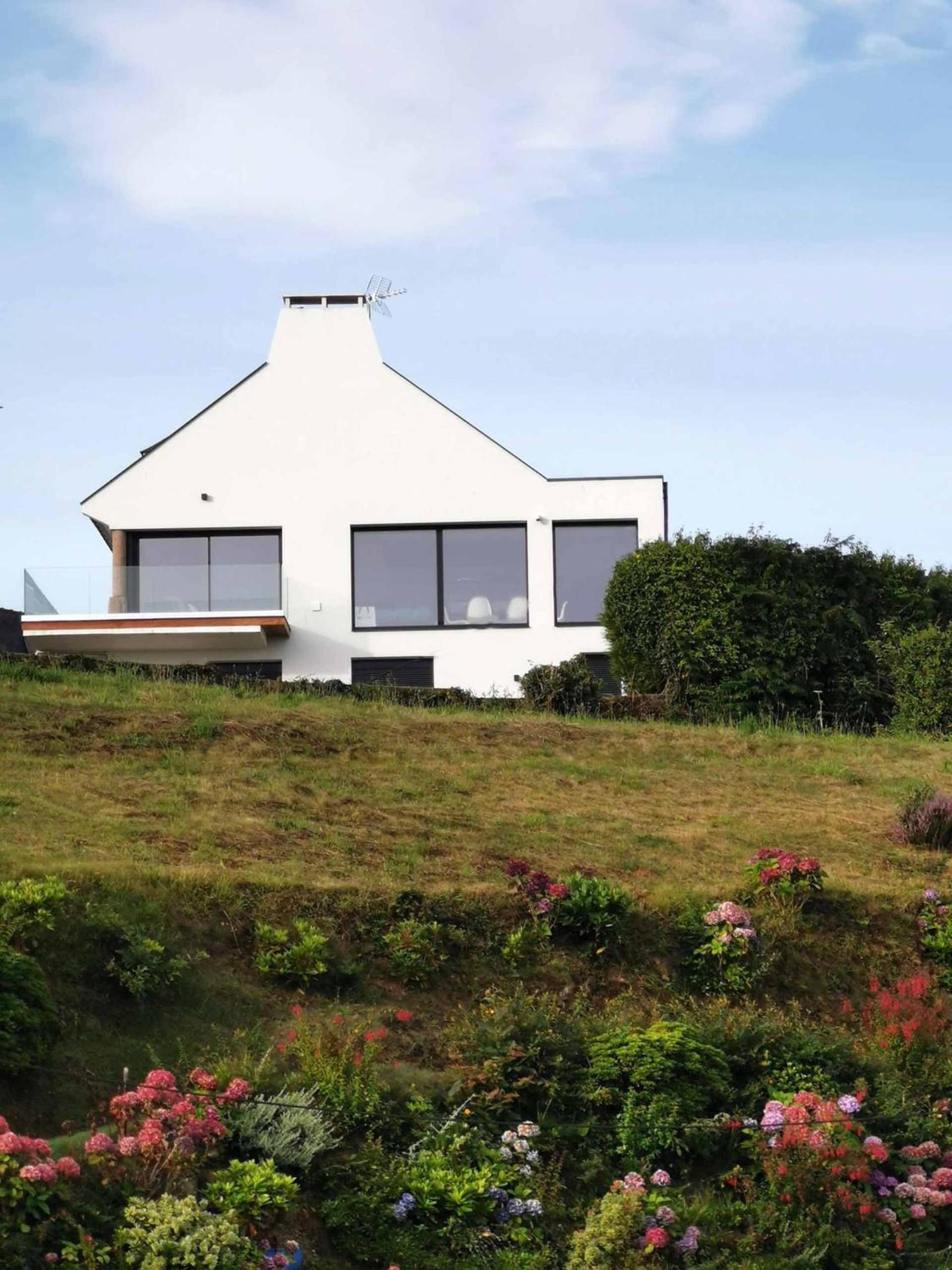 Villa l'hermine Vue mer exceptionnelle, prestation luxe contemporaine avec cinema et spa, borne voit électrique