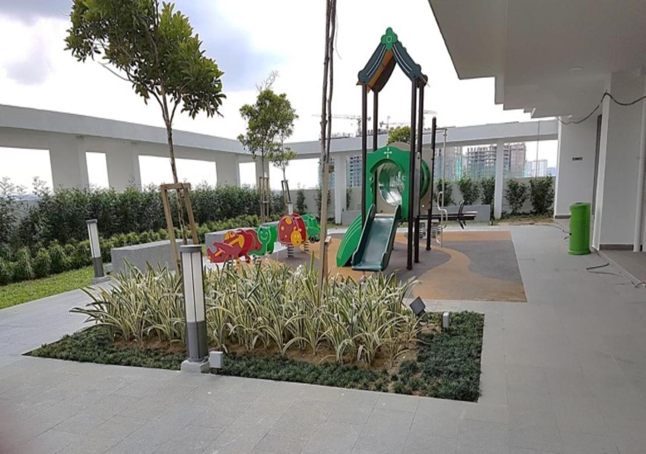 Suites at 1Tebrau