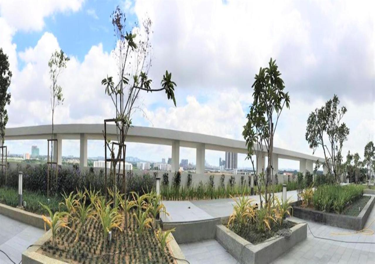 Suites at 1Tebrau