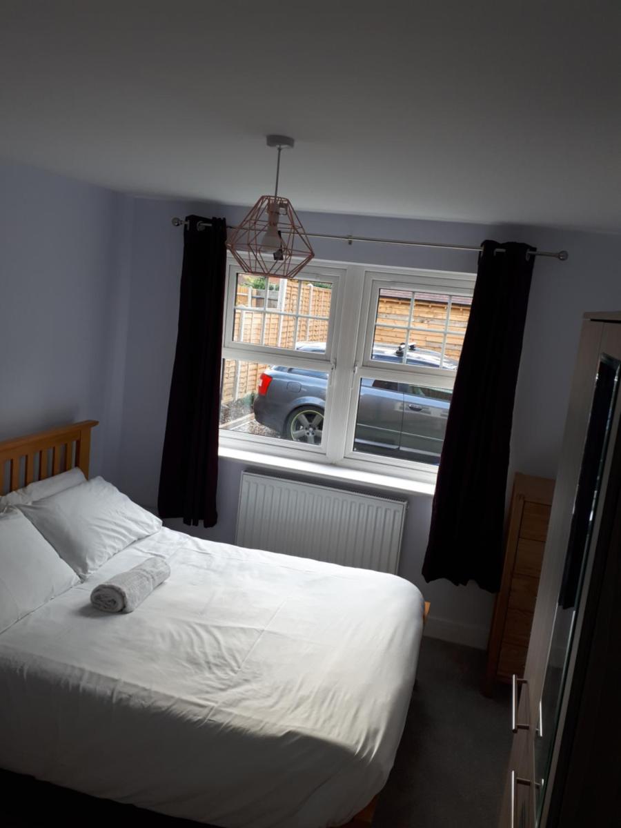 RentUnique St Georges 2x 2 bed amazing apartments moments from centre view 4