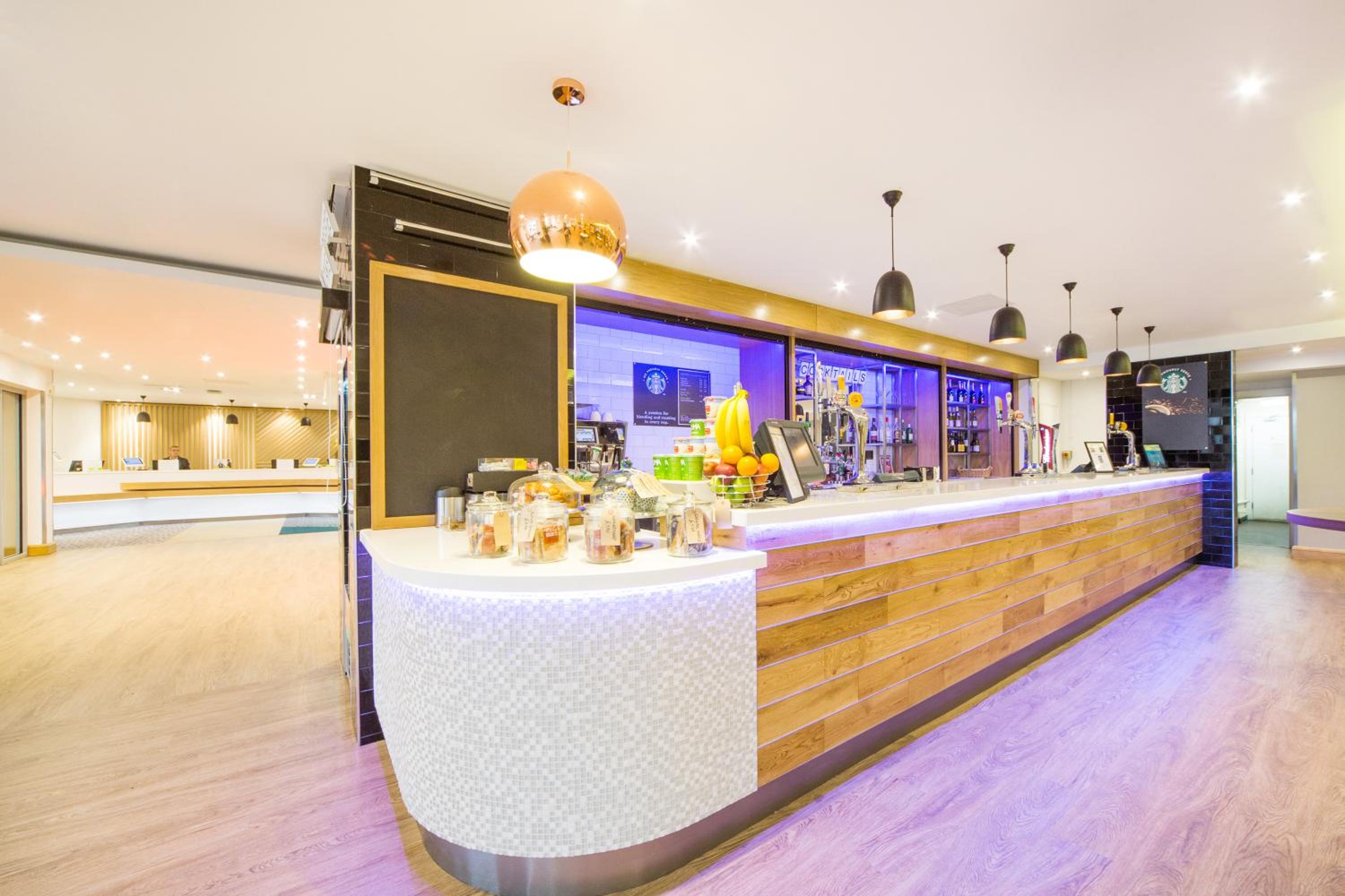 Horley Vacations - Holiday Inn London - Gatwick Airport, an IHG Hotel - Property Image 5