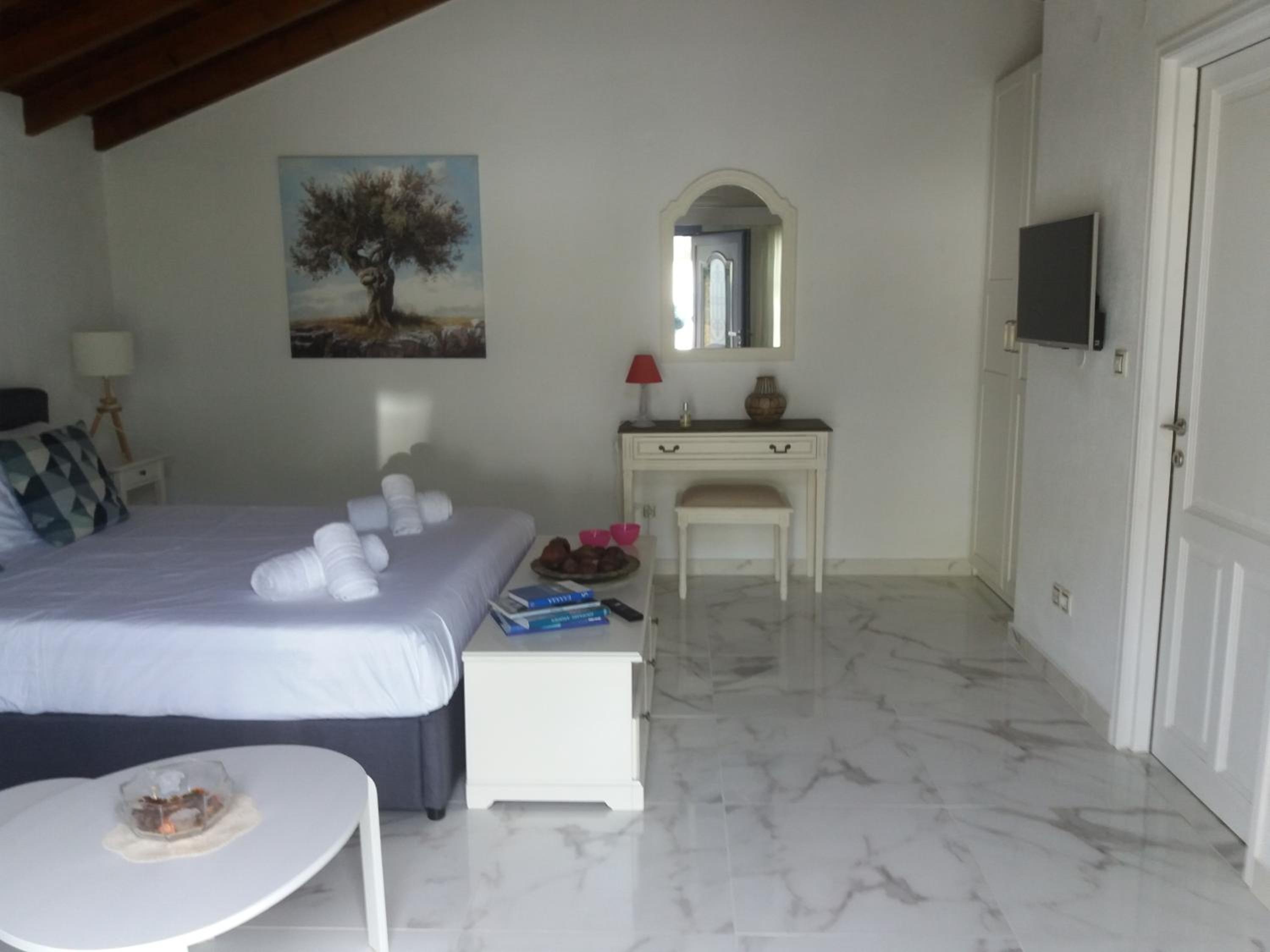 VILLA TELLINA view 4