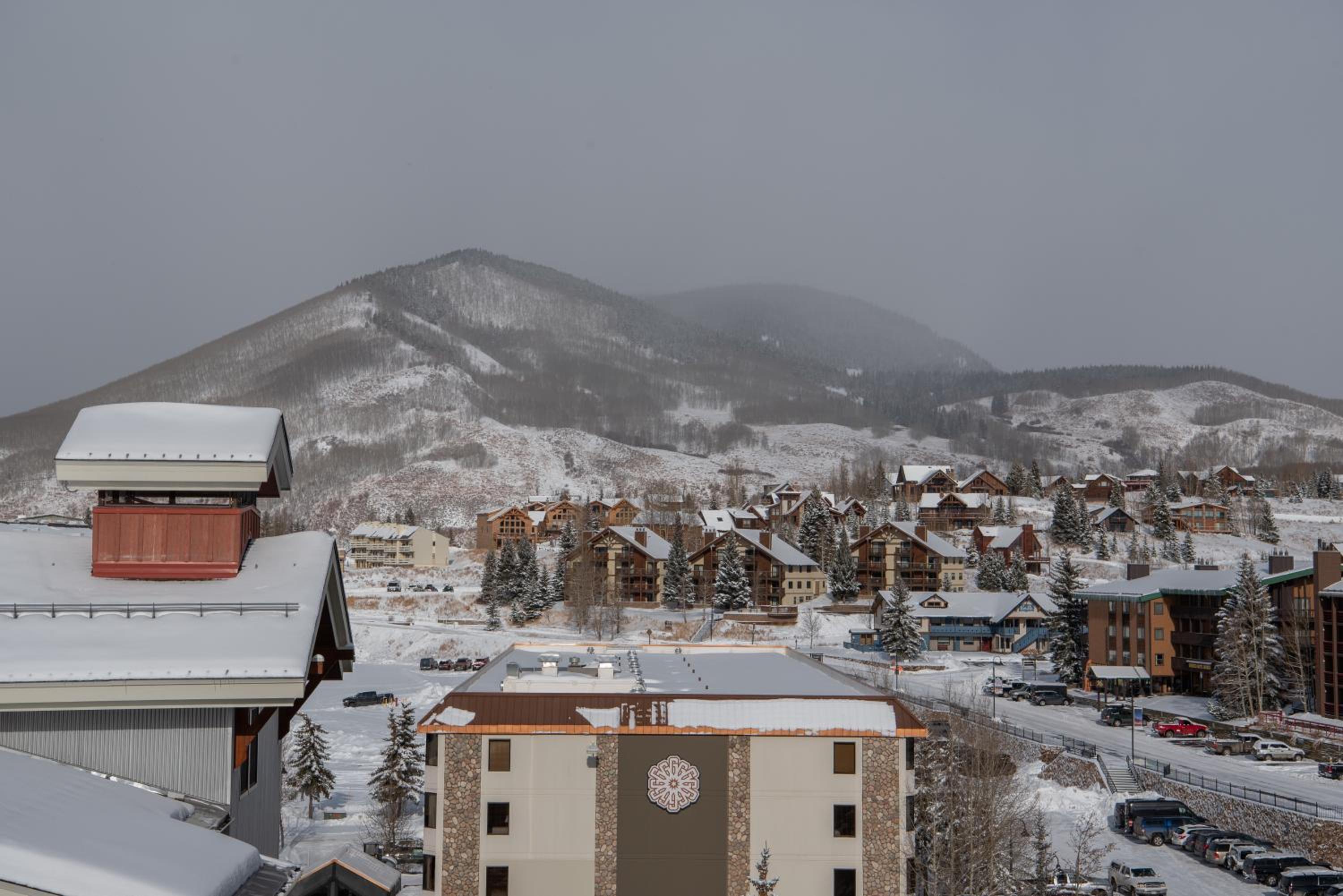 Top Floor 2 Bedroom Condo in Mountaineer Square view 3