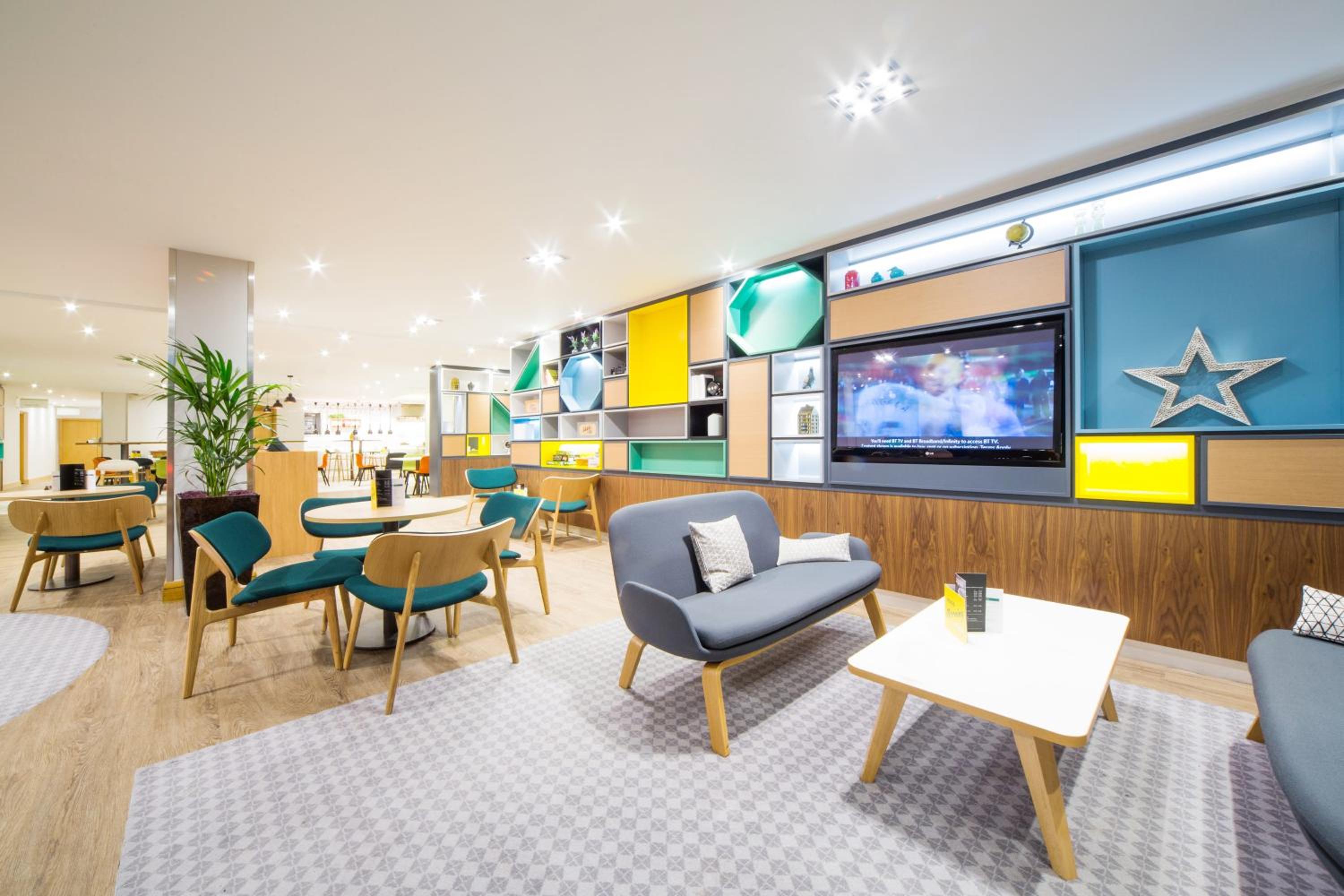 Horley Vacations - Holiday Inn London - Gatwick Airport, an IHG Hotel - Property Image 3