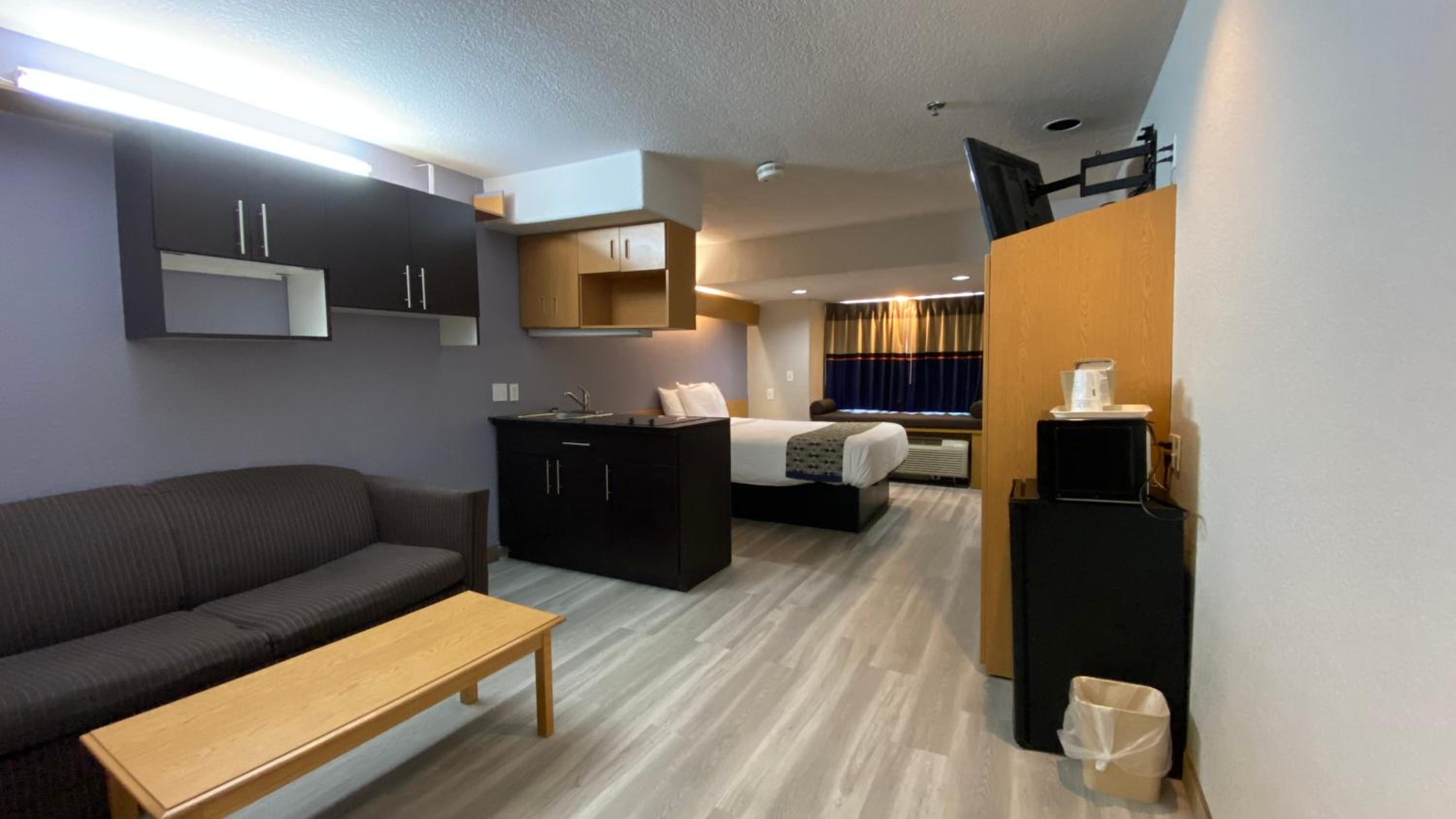 Microtel Inn & Suites by Wyndham Ardmore view 5