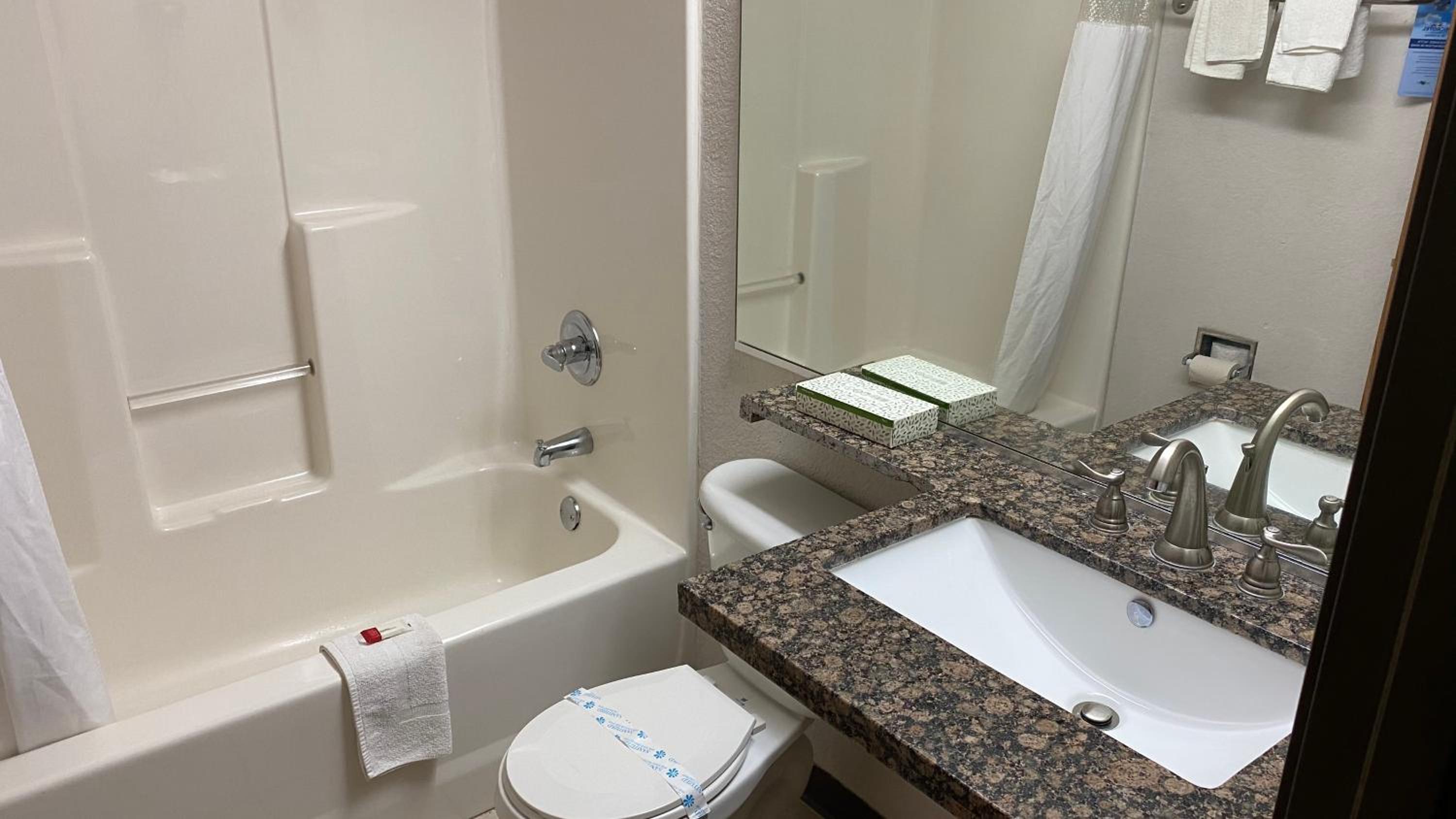Ardmore Vacations - Microtel Inn  Suites by Wyndham Ardmore - Property Image 4