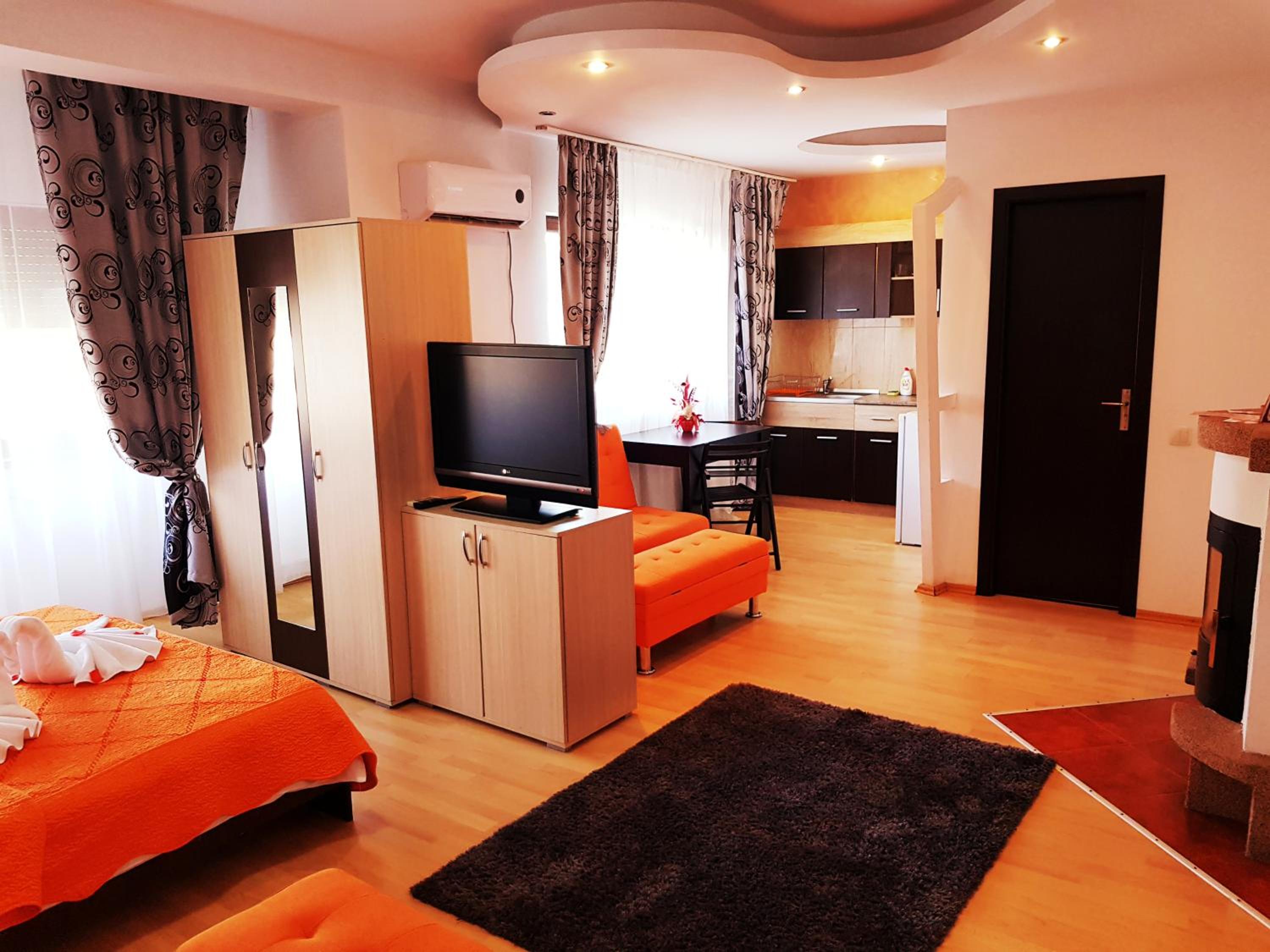 Pensiunea Red Rose Apartments view 4
