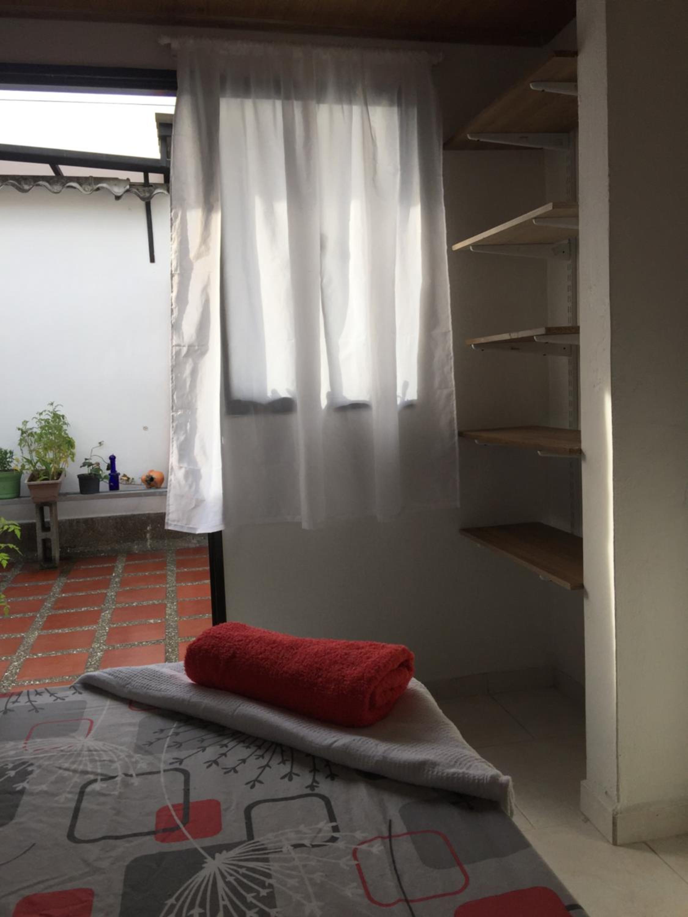 Habitación privada en casa de familia cerca del CC VIVA Envigado