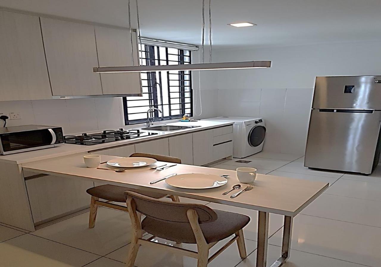 Suites at 1Tebrau