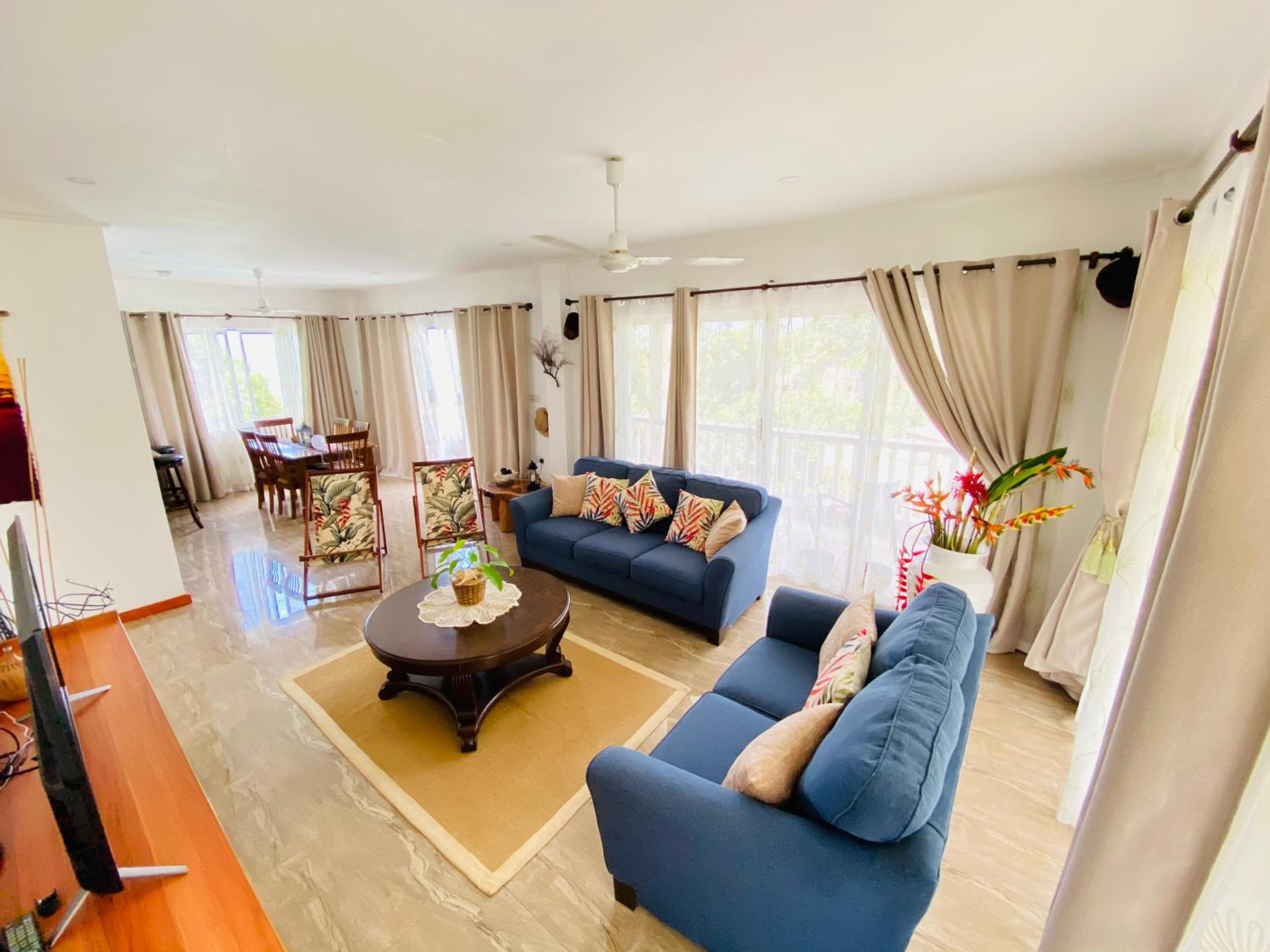 Dusk To Dawn photo 4