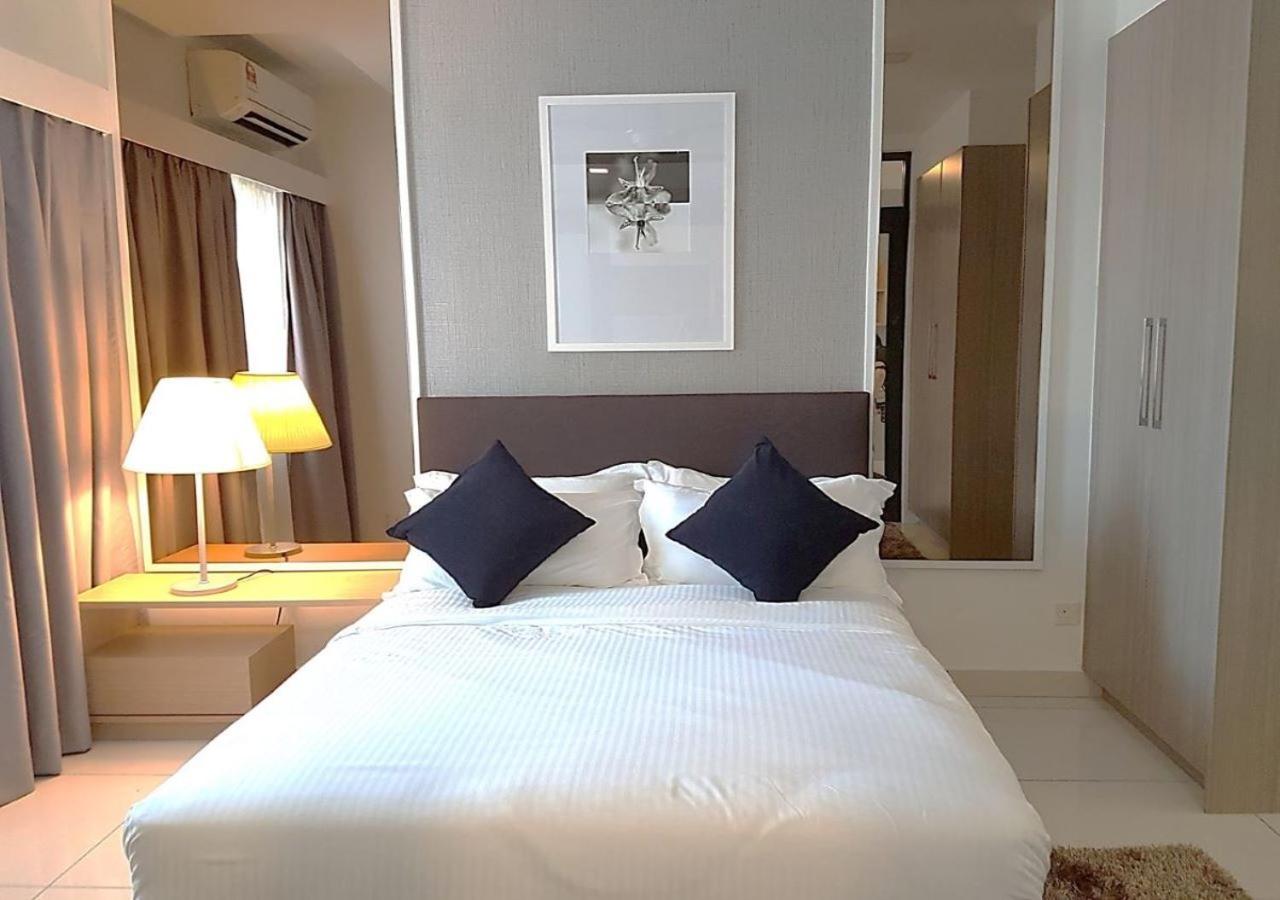 Suites at 1Tebrau