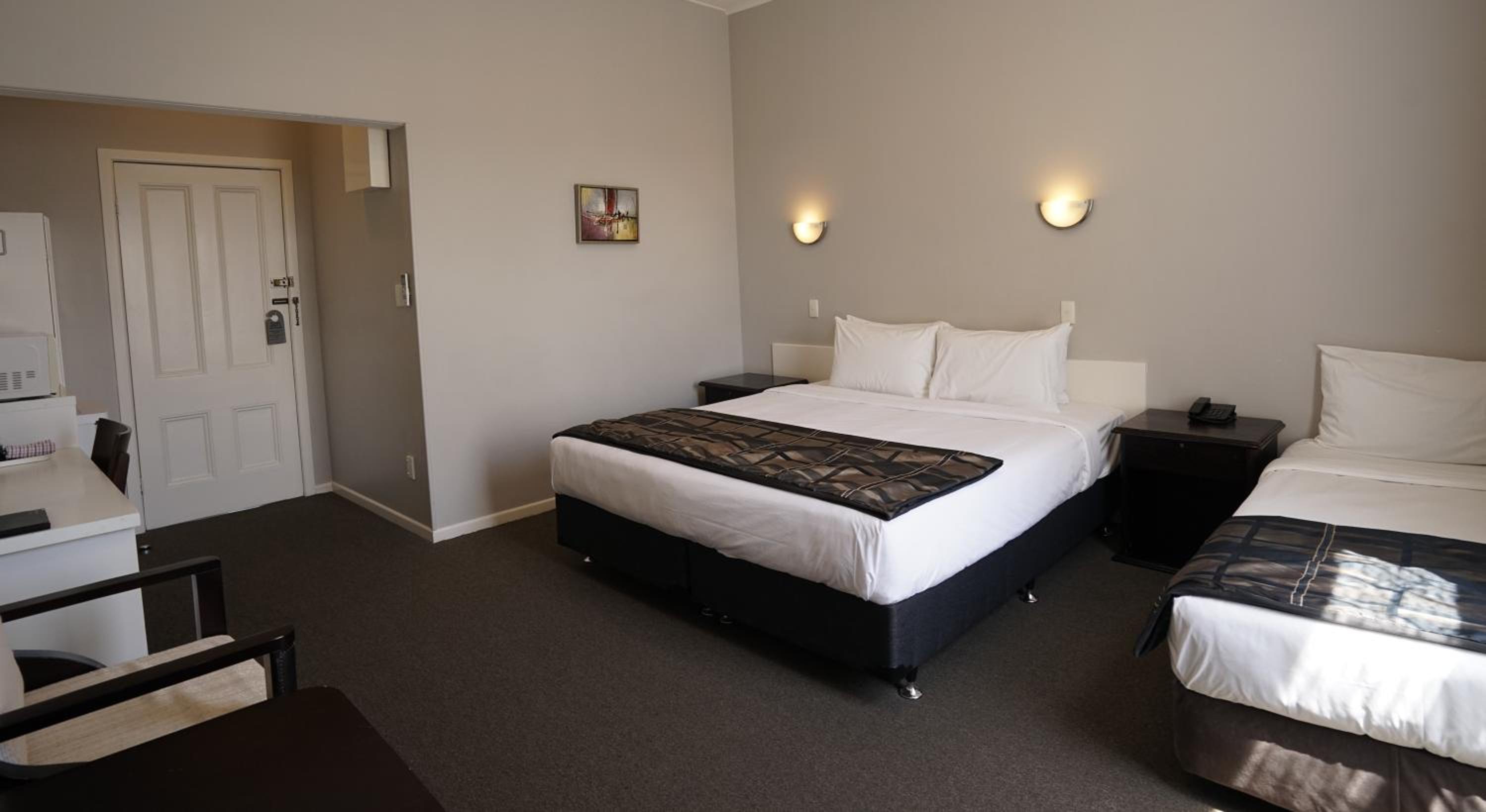 Alpers Lodge & Conference Centre - Image 5