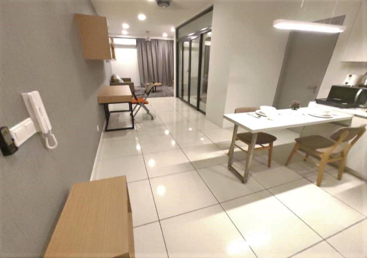 Suites at 1Tebrau