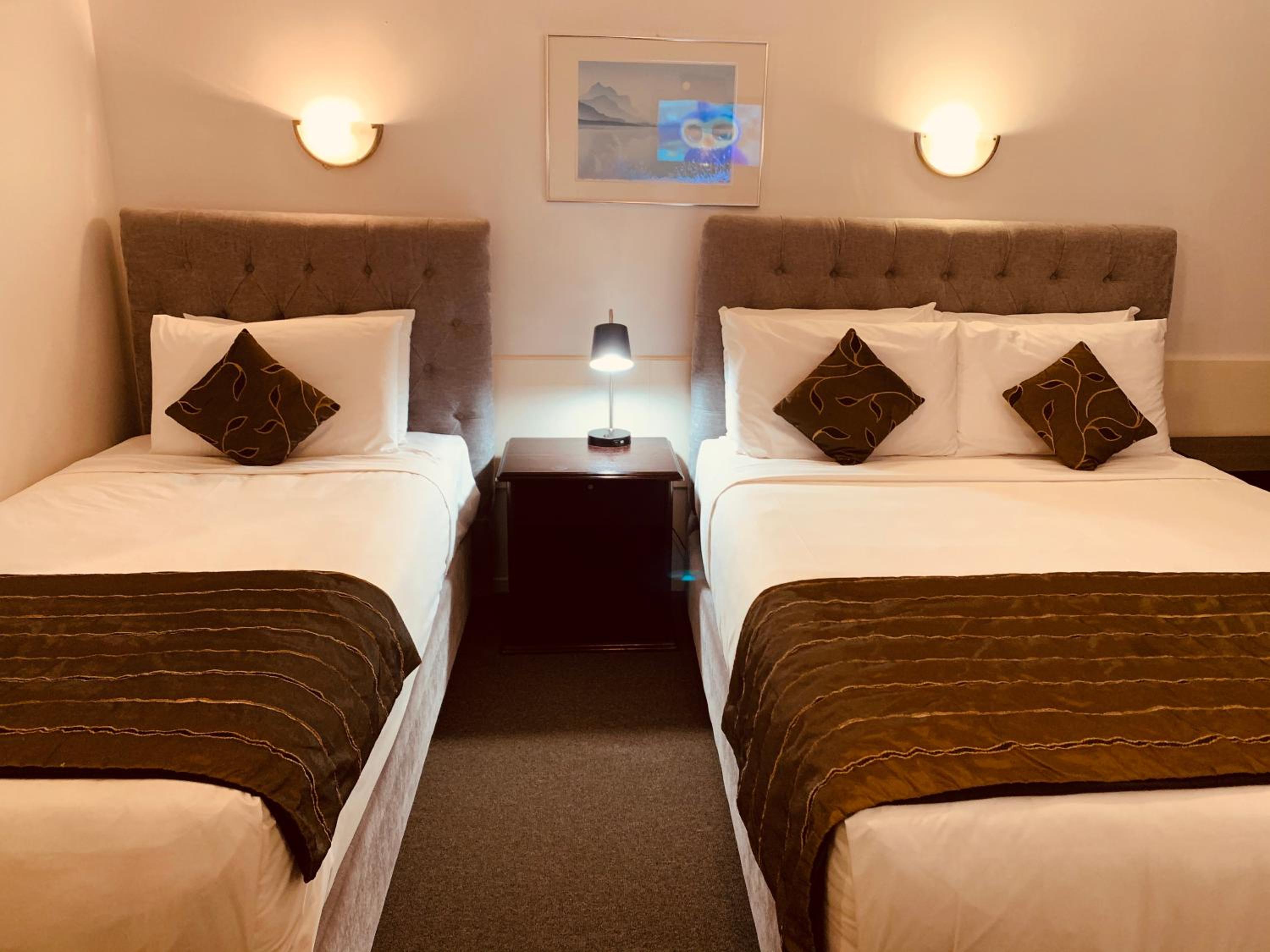 Alpers Lodge & Conference Centre - Image 3
