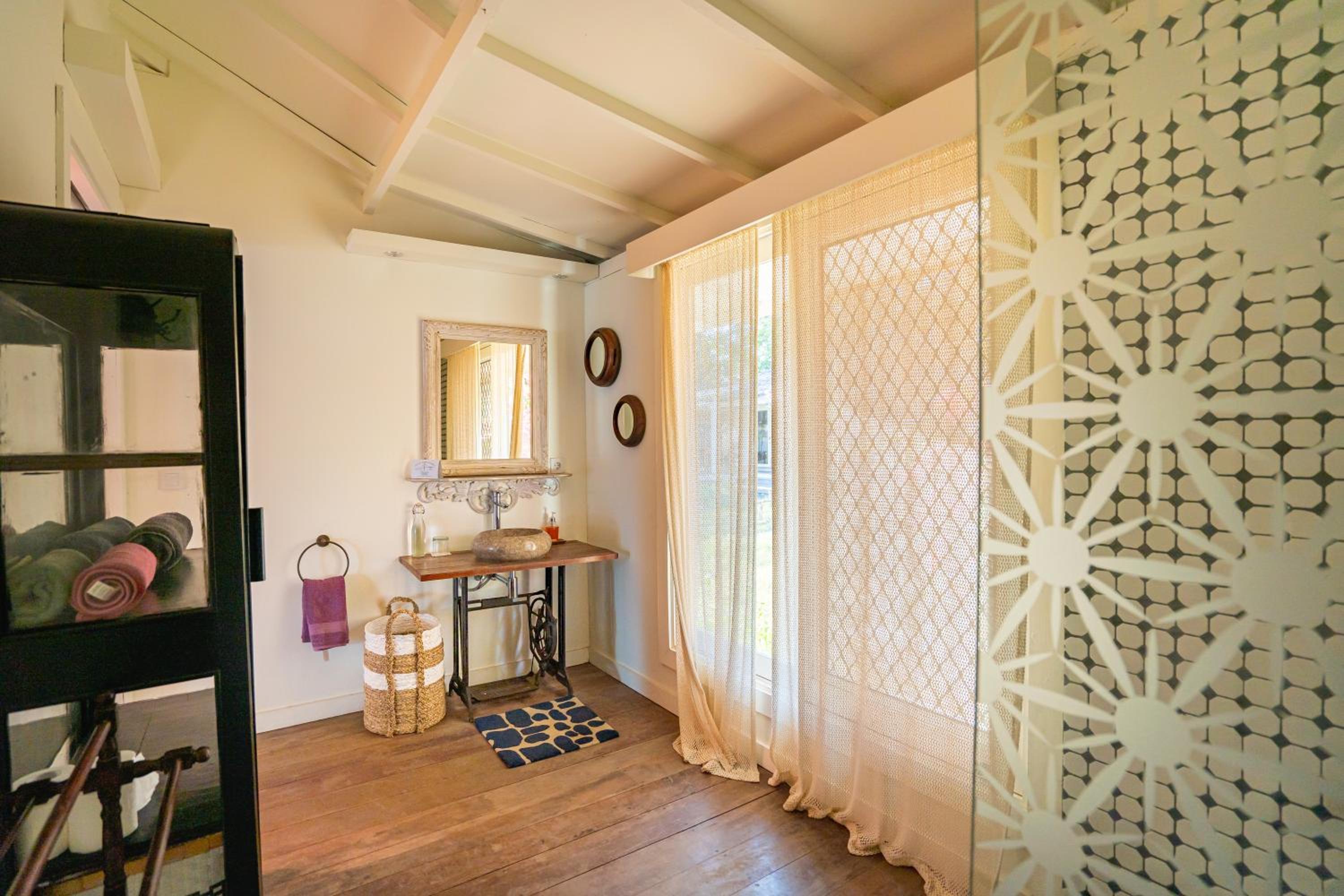 Vayam Boutique Resort Gili Asahan view 4