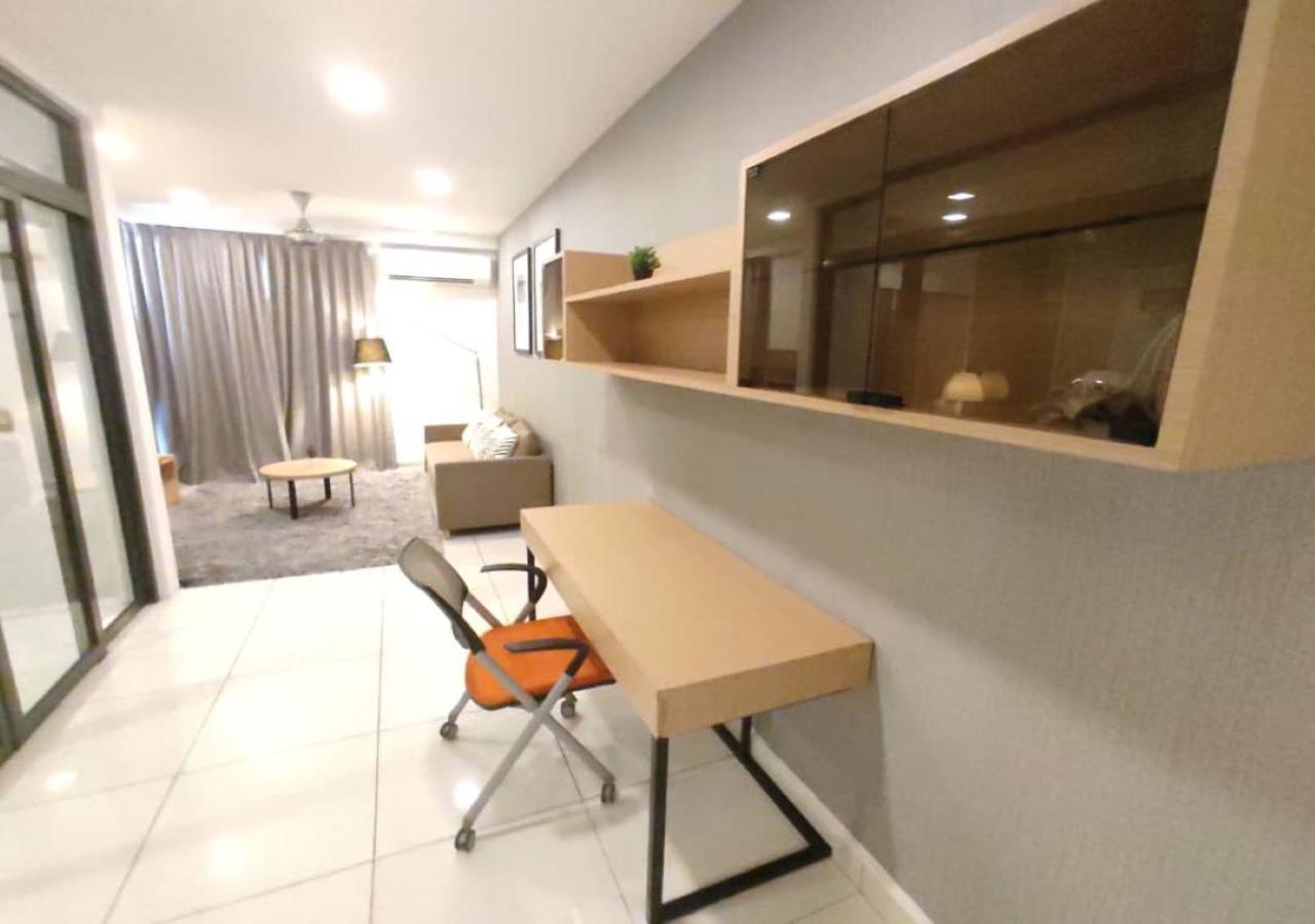 Suites at 1Tebrau